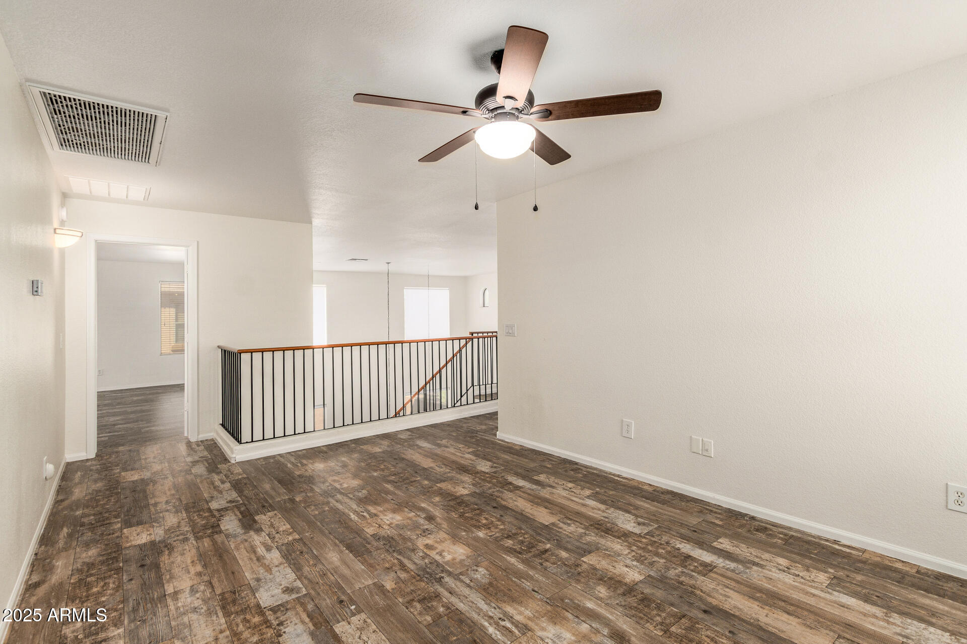 654 E TAYLOR Trail