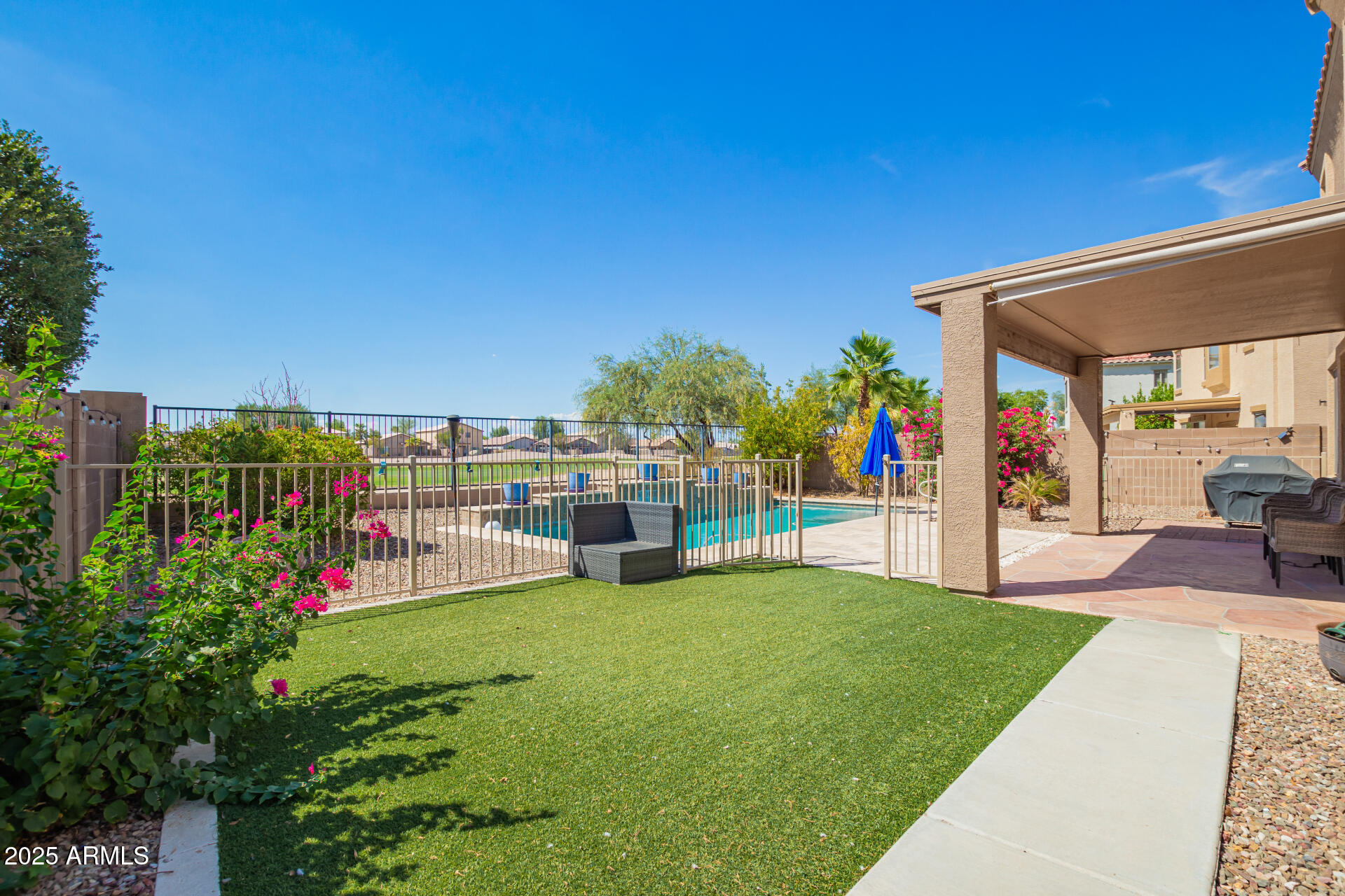 654 E TAYLOR Trail