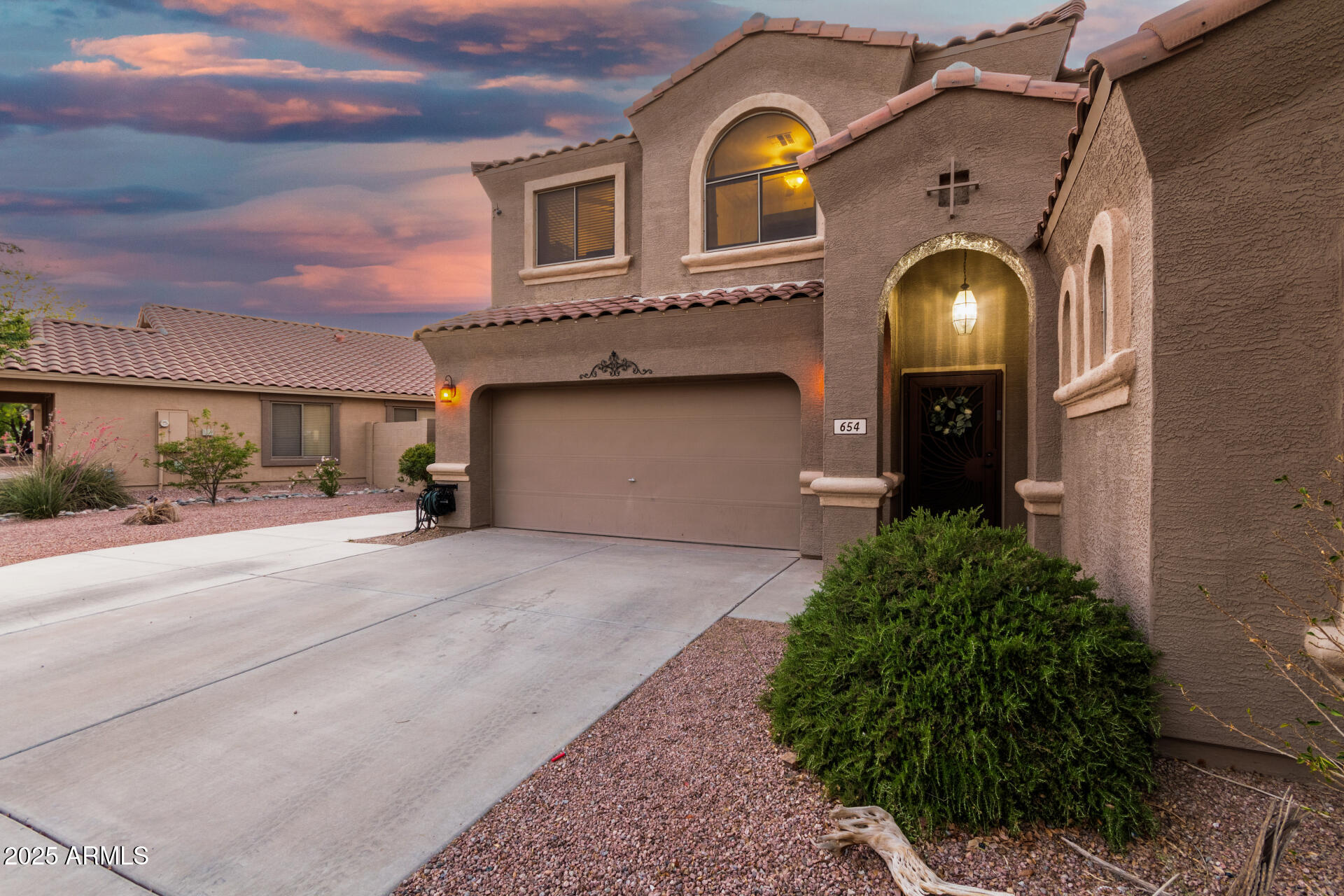 654 E TAYLOR Trail