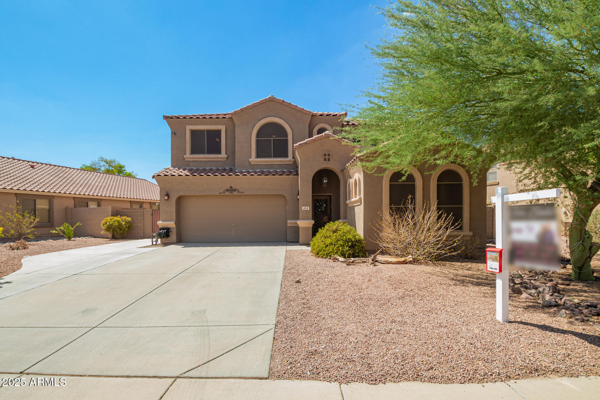 654 E TAYLOR Trail
