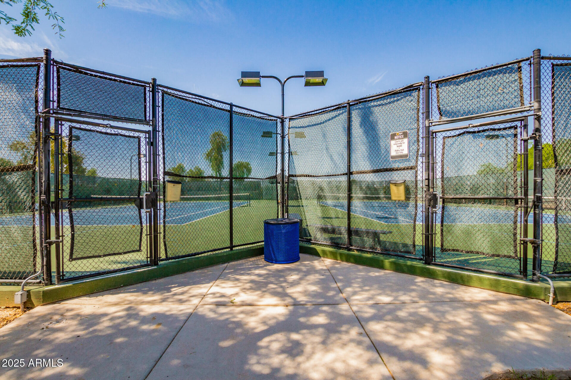 654 E TAYLOR Trail