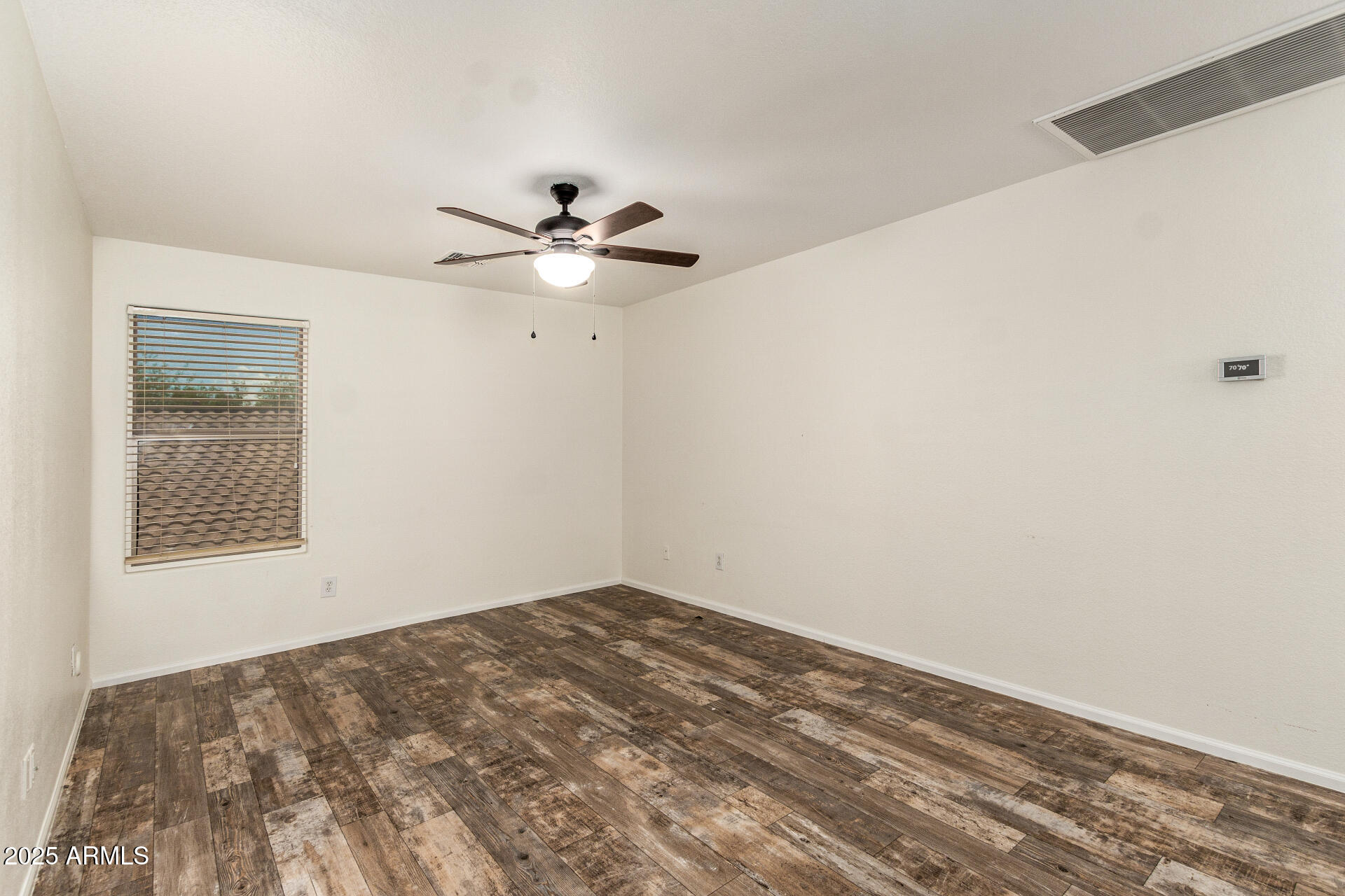 654 E TAYLOR Trail