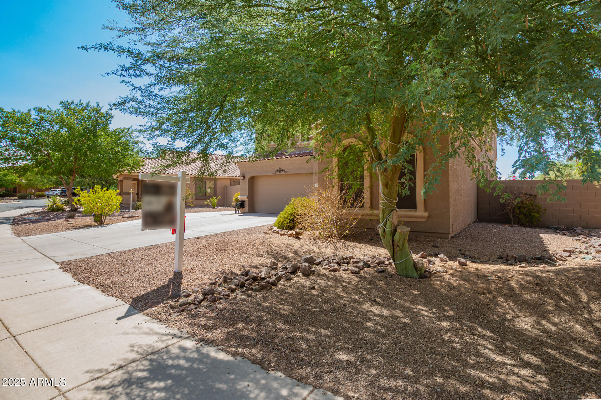 654 E TAYLOR Trail