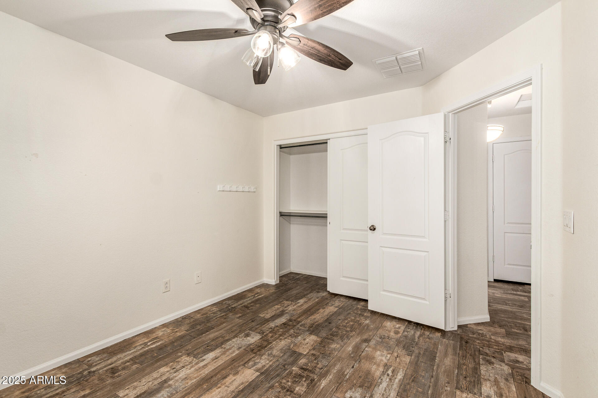 654 E TAYLOR Trail