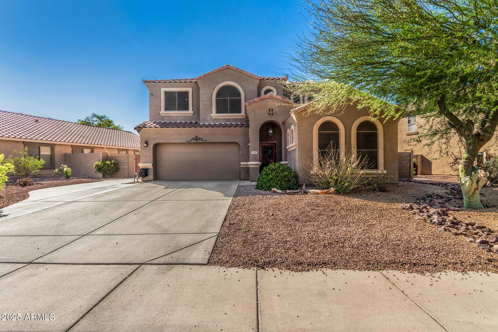 654 E TAYLOR Trail