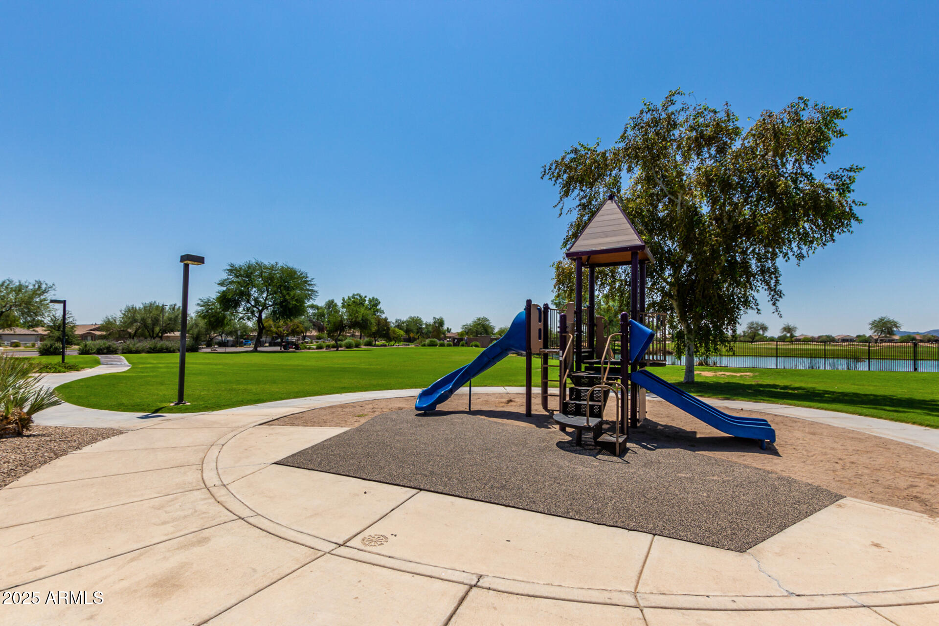 654 E TAYLOR Trail