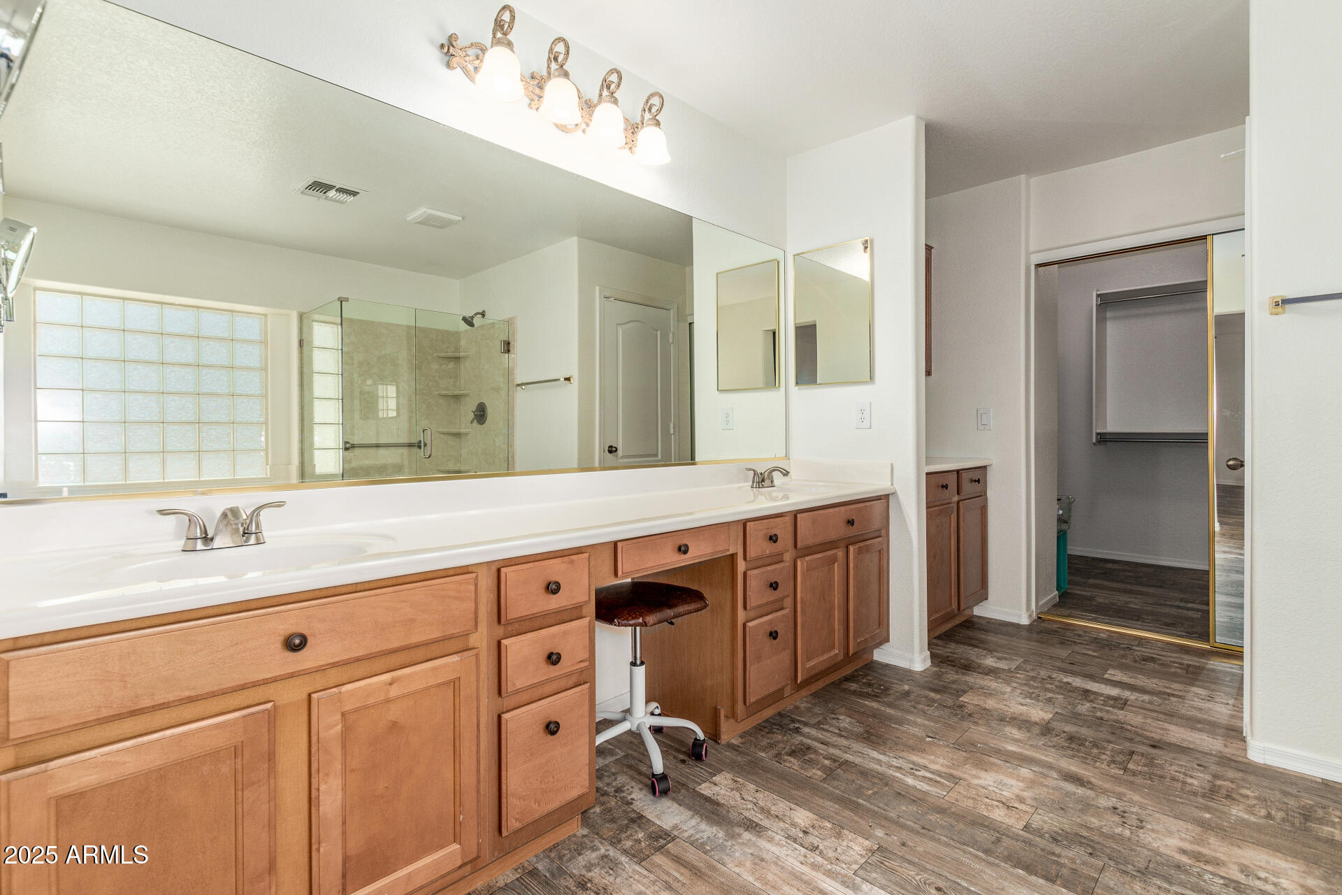654 E TAYLOR Trail