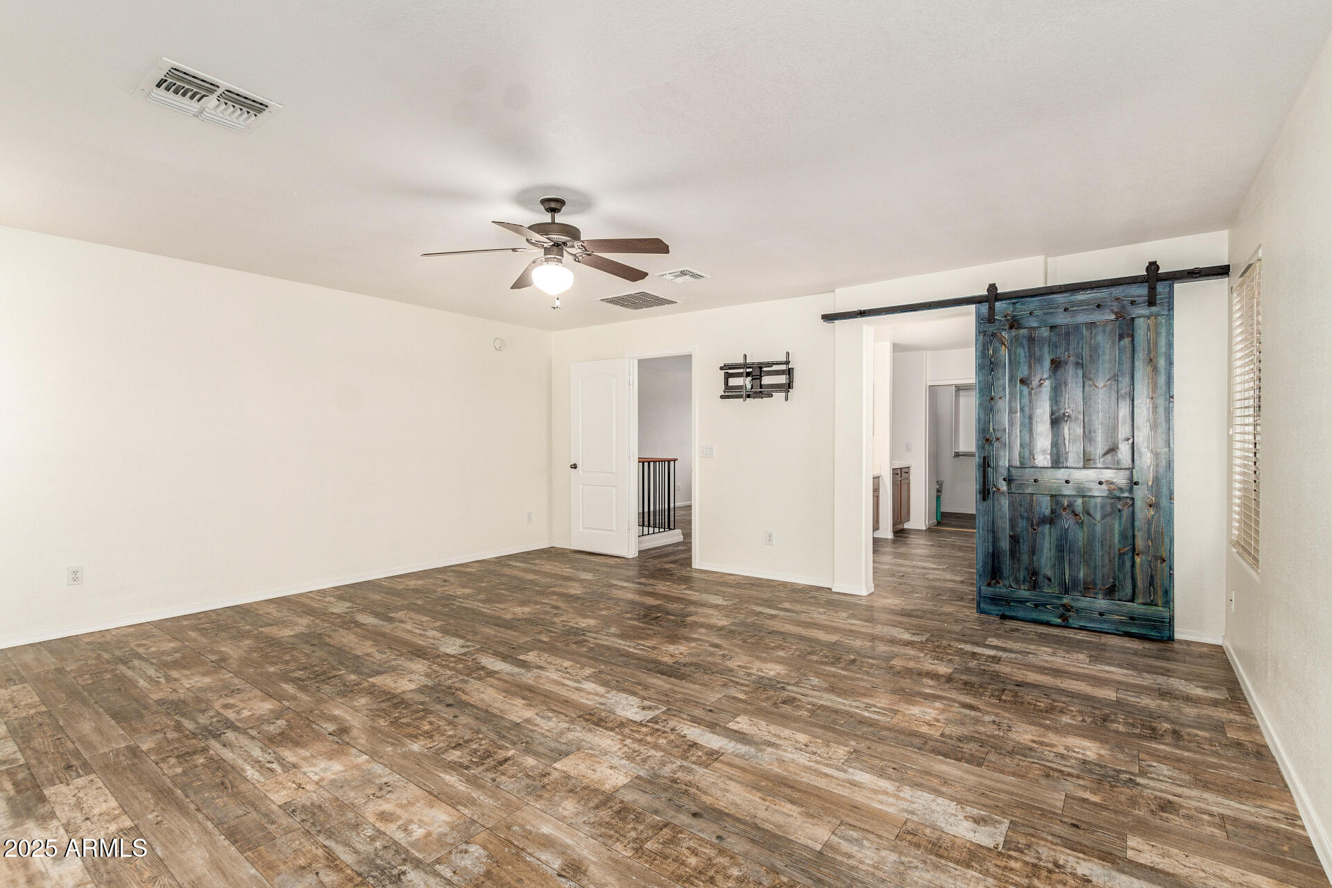 654 E TAYLOR Trail