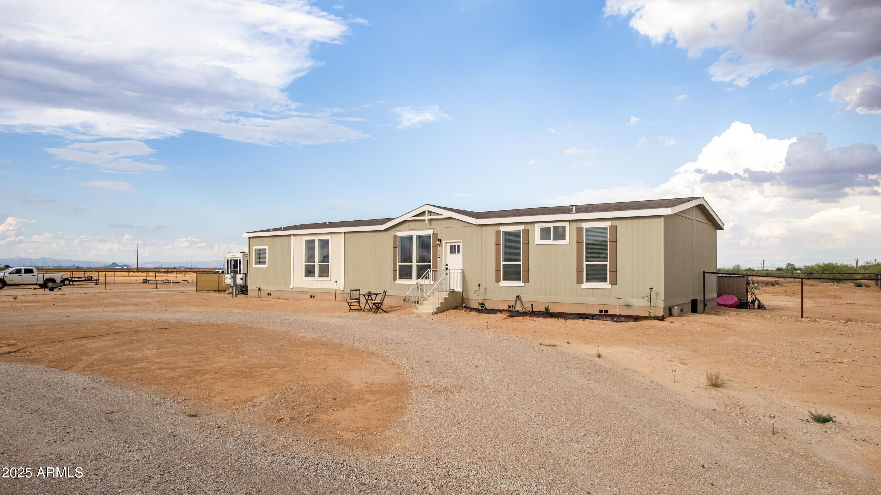 4039 N MOONDANCE Lane