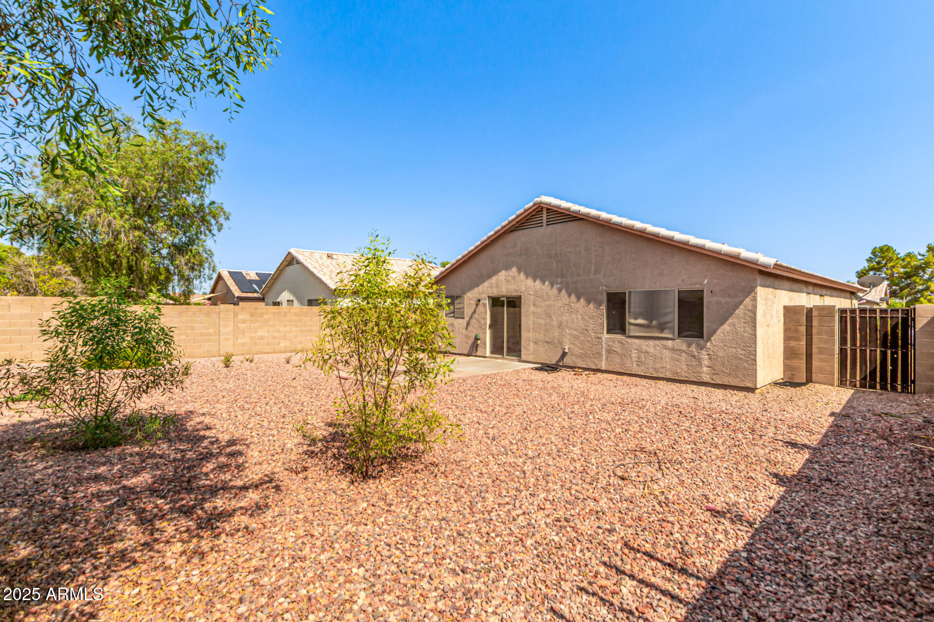 15116 W HONEYSUCKLE Lane
