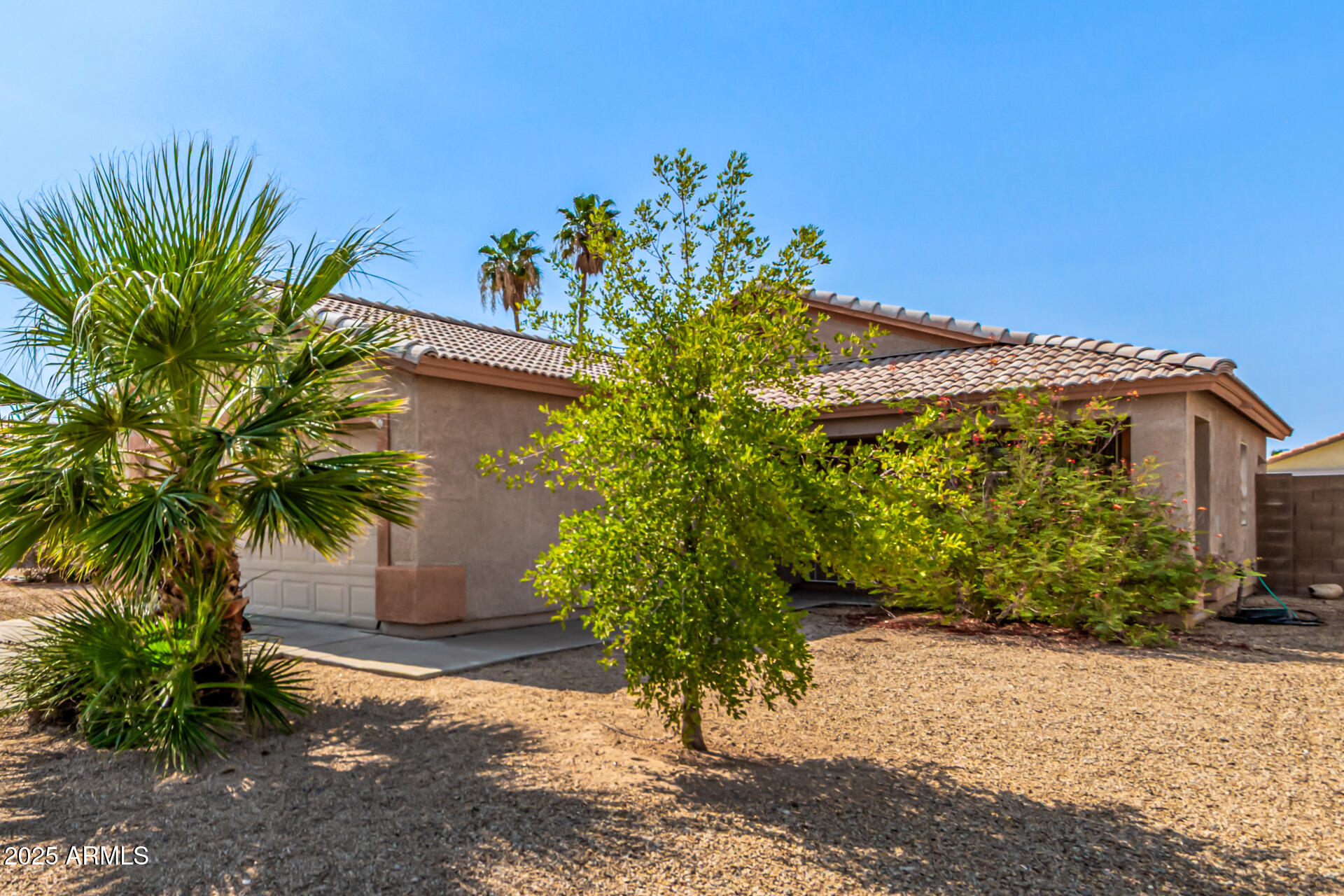 15116 W HONEYSUCKLE Lane