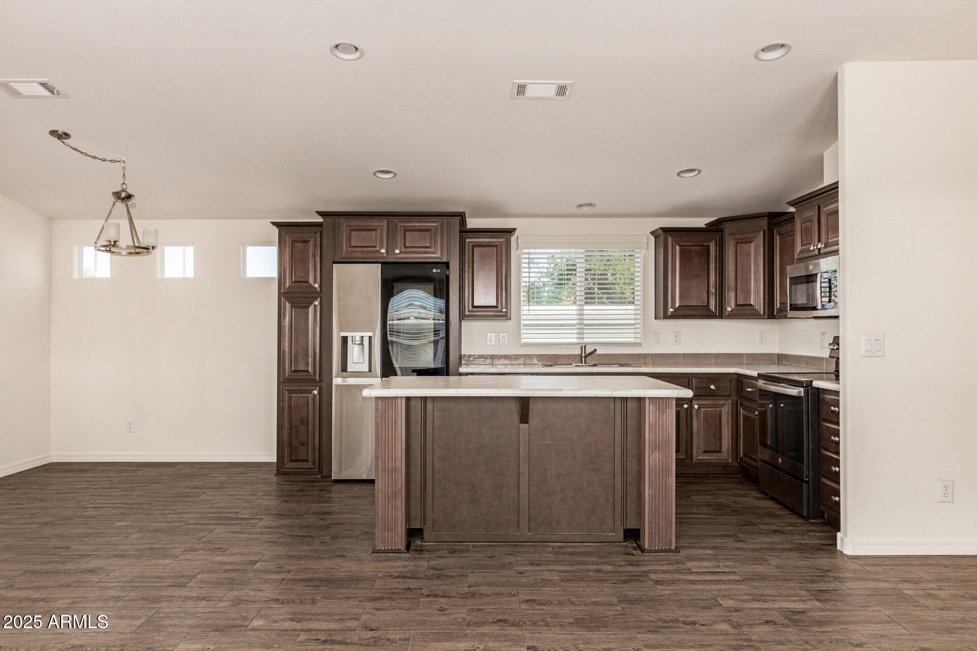 10810 N 91st Avenue, 123