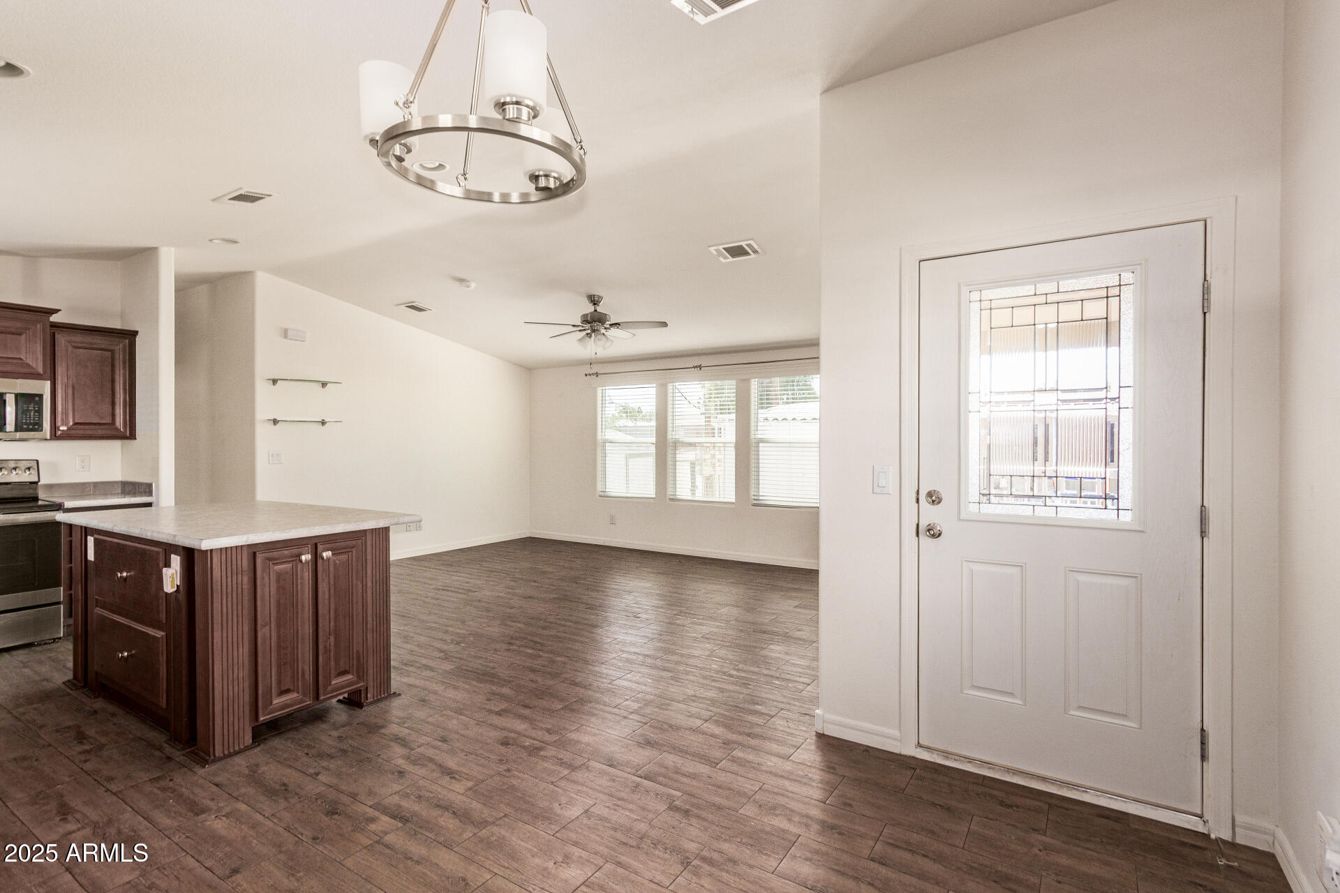 10810 N 91st Avenue, 123