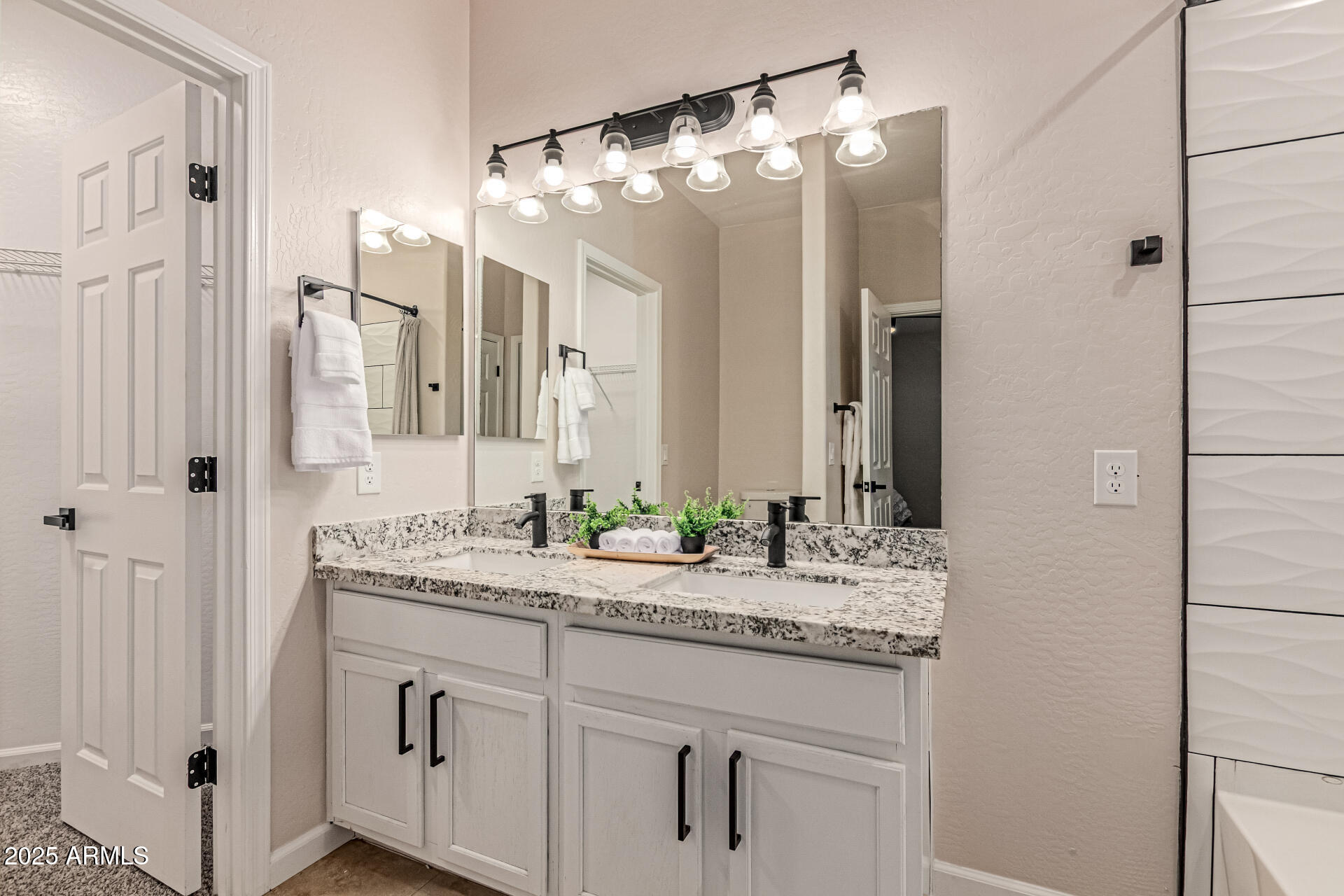 44140 W CYDNEE Drive