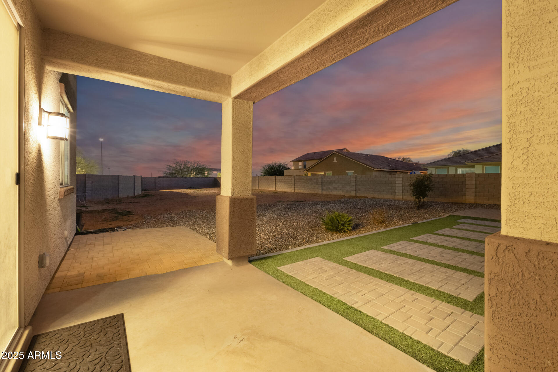 17525 W MONTE LINDO Lane