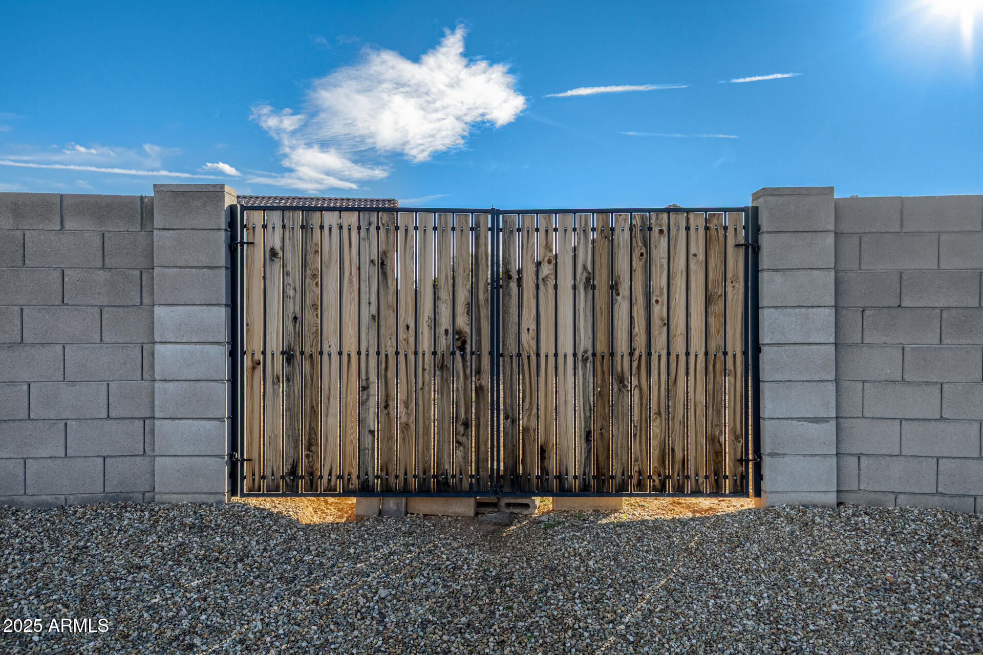 17525 W MONTE LINDO Lane