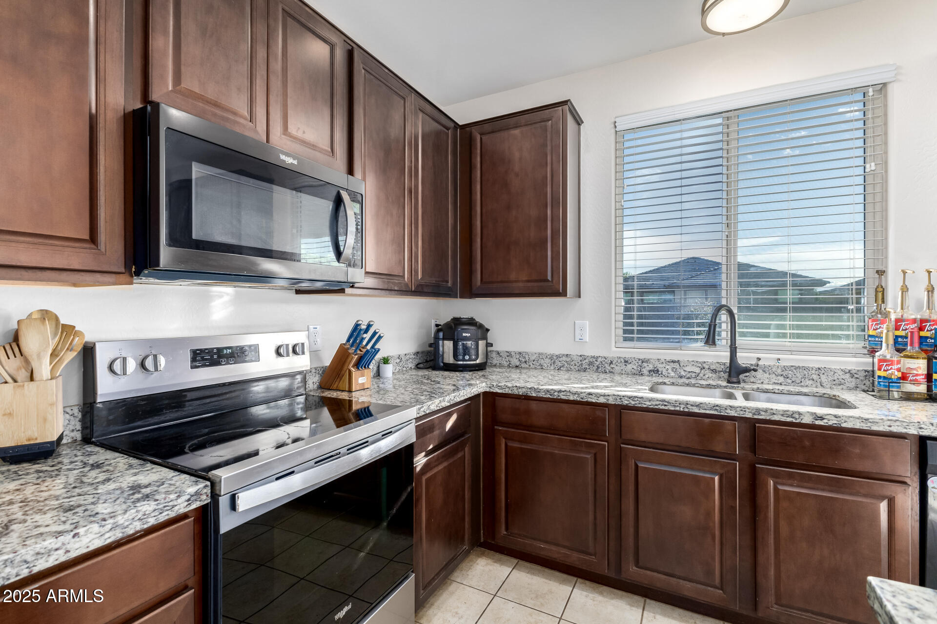 17525 W MONTE LINDO Lane