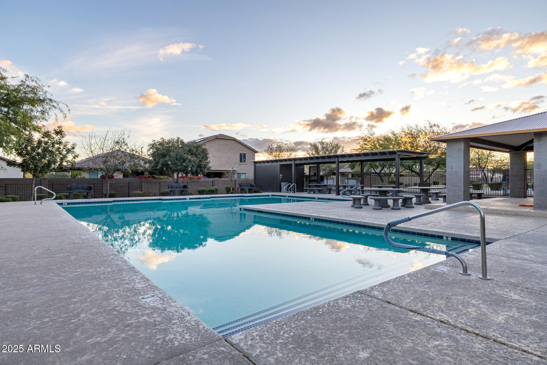 17525 W MONTE LINDO Lane