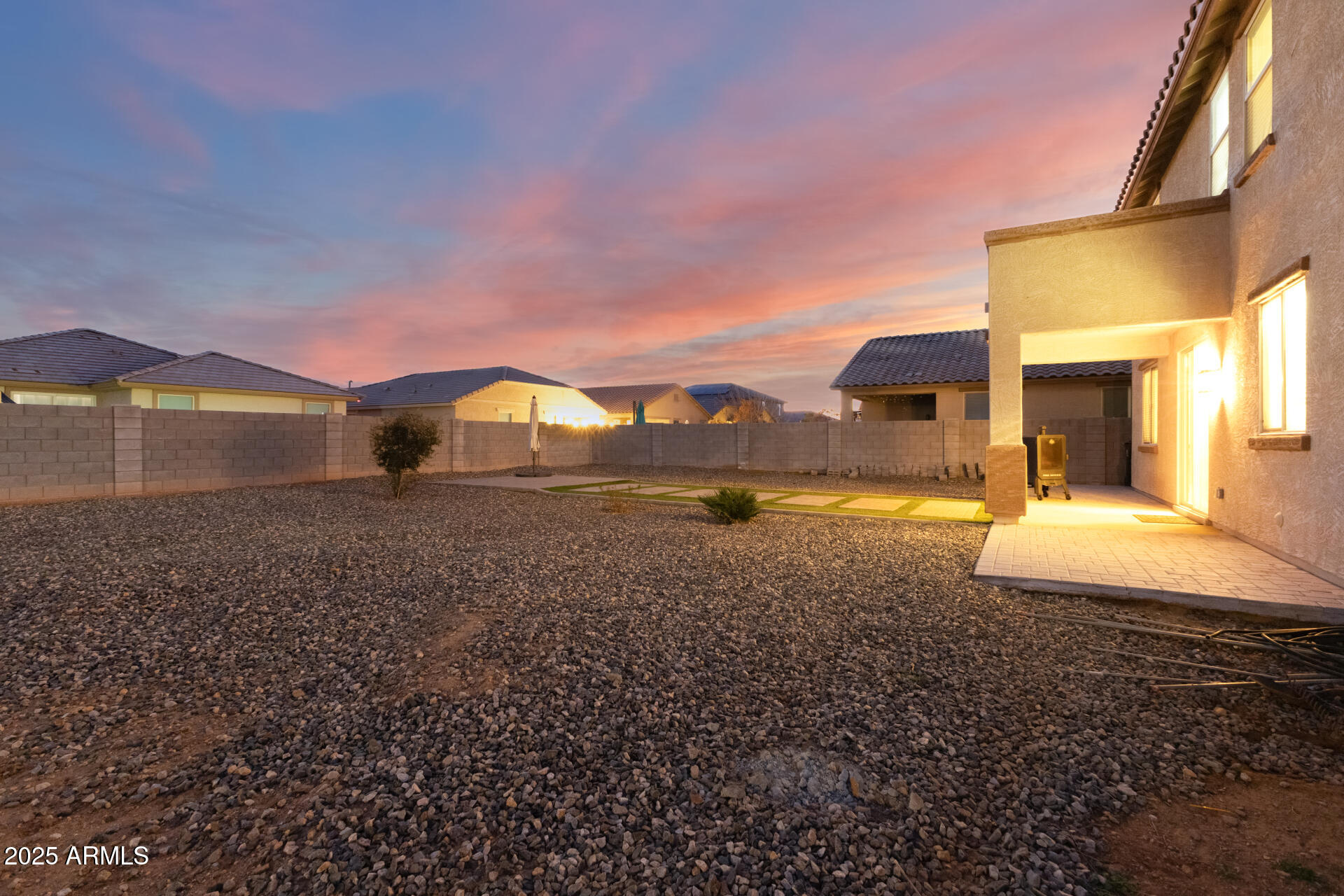 17525 W MONTE LINDO Lane