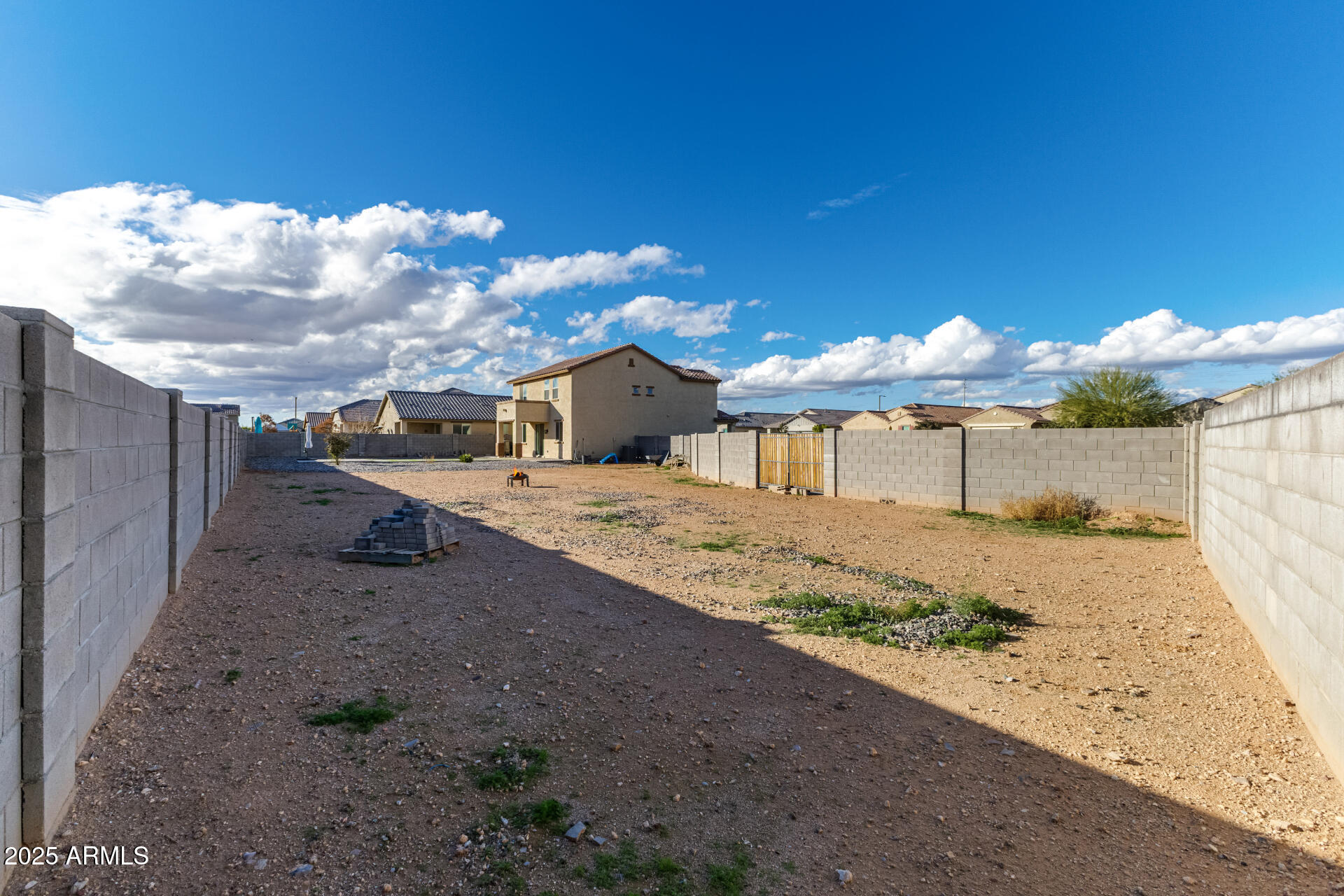 17525 W MONTE LINDO Lane