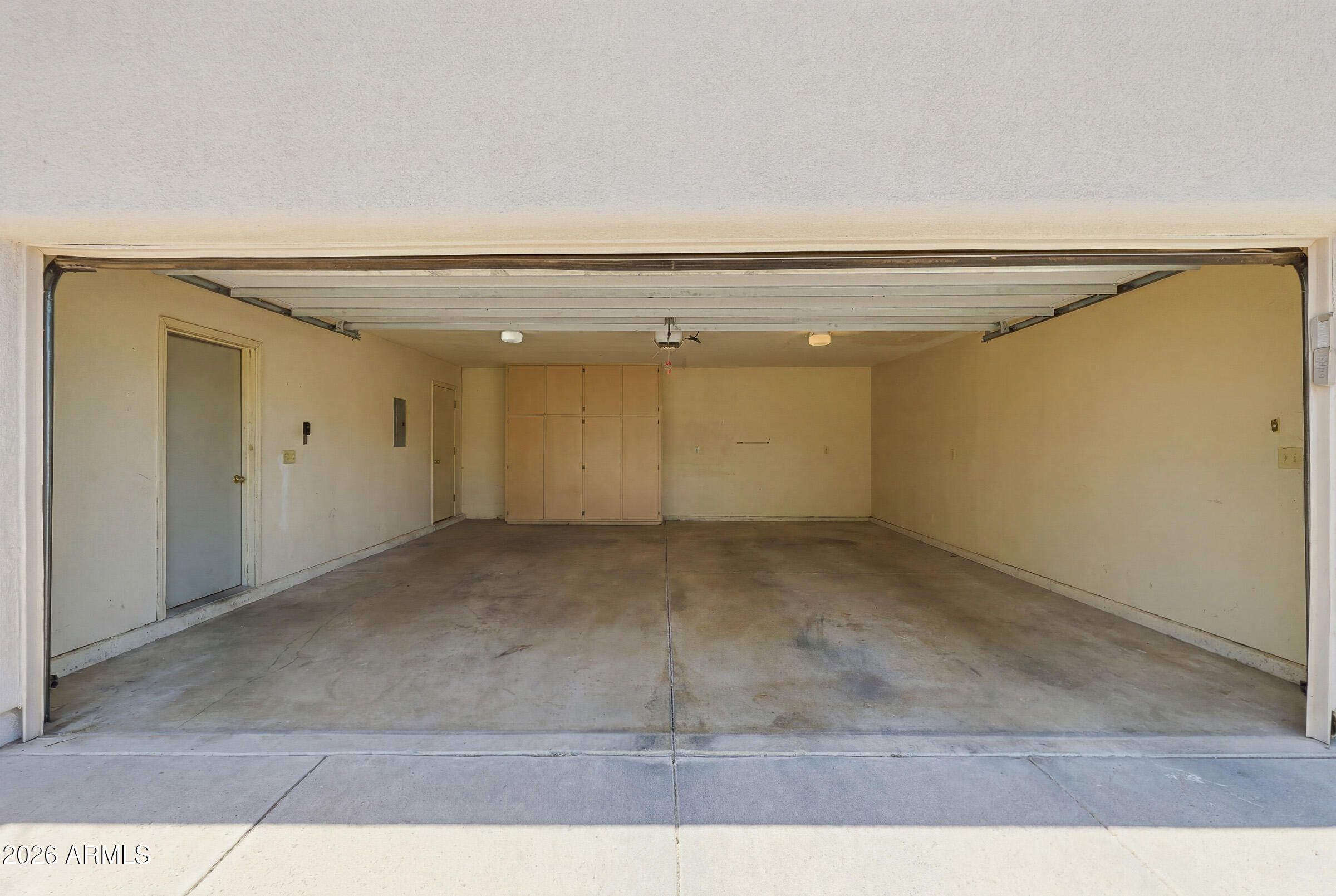 2947 E ROSE Lane