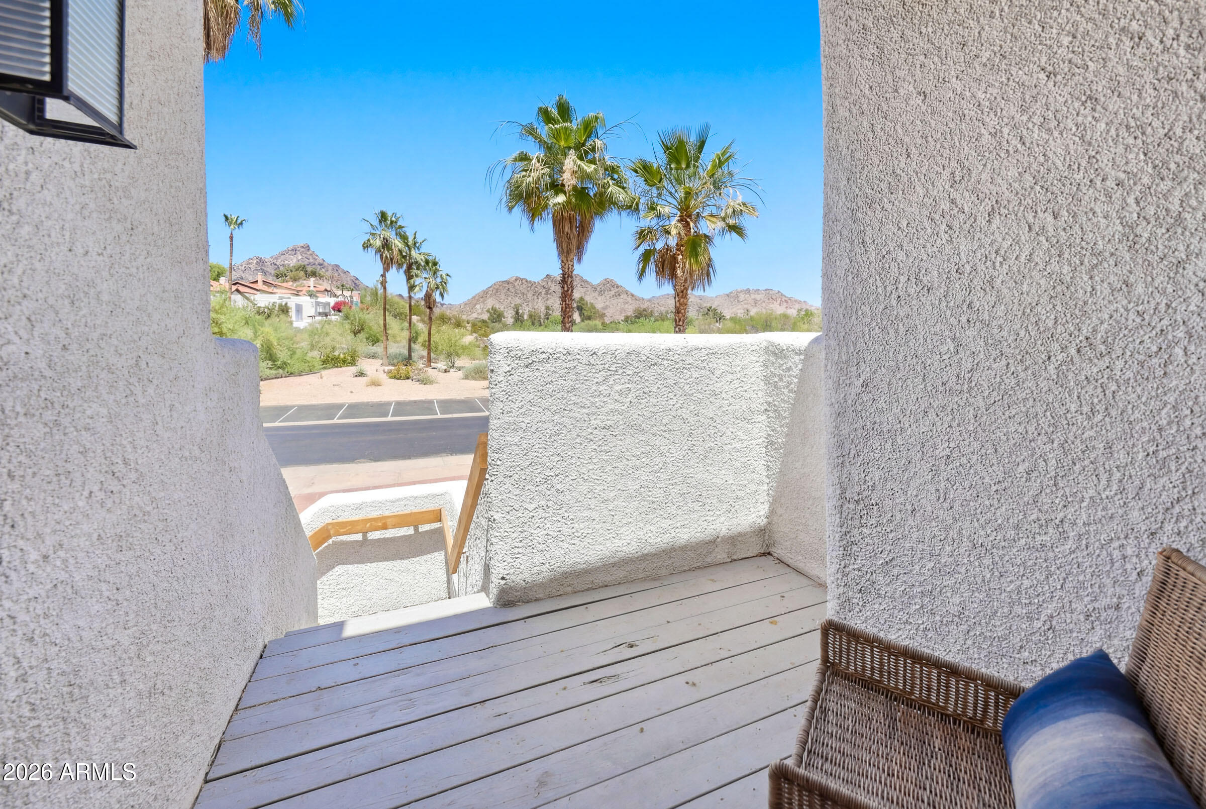 2947 E ROSE Lane