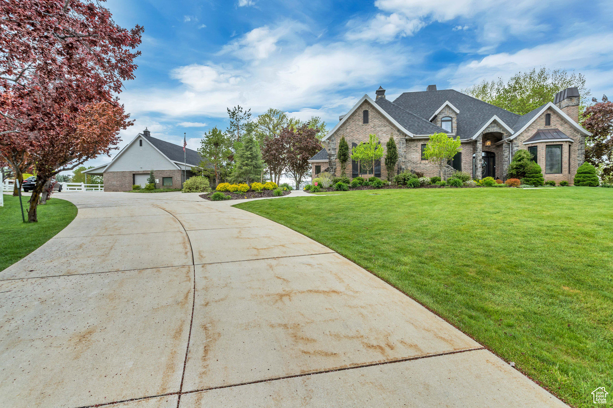 705 HAWKS REST DR