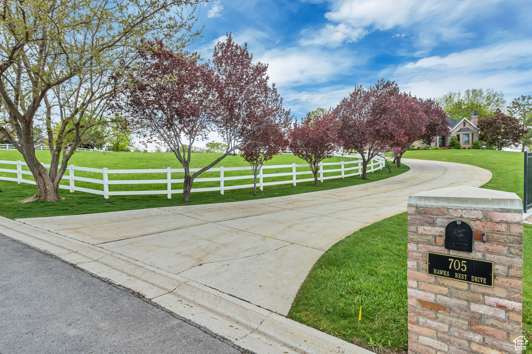 705 HAWKS REST DR