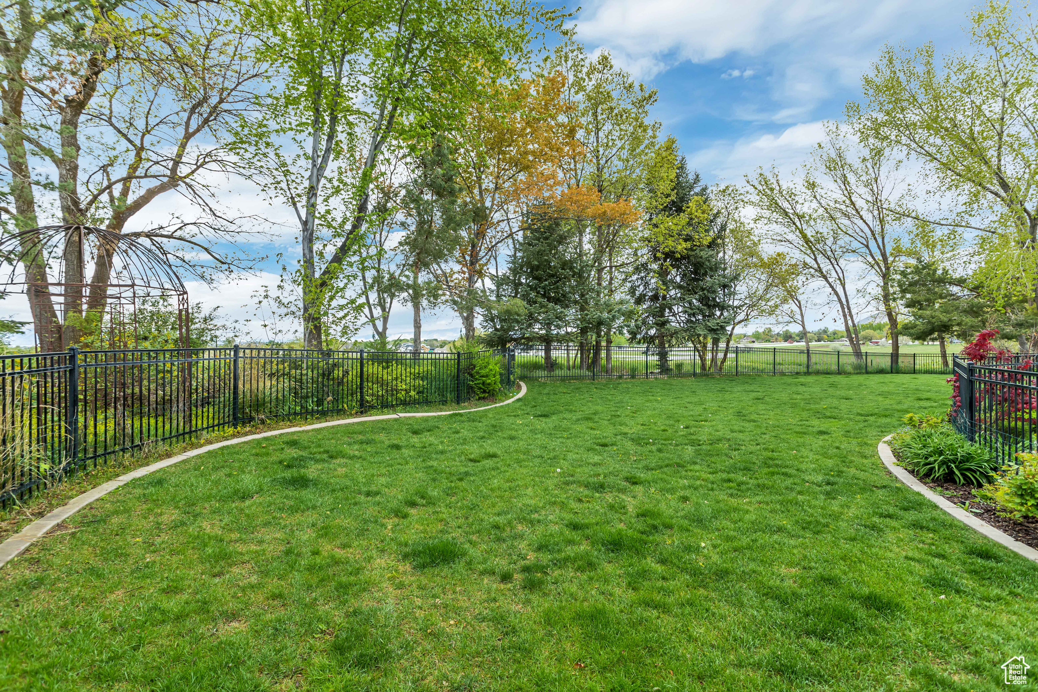 705 HAWKS REST DR