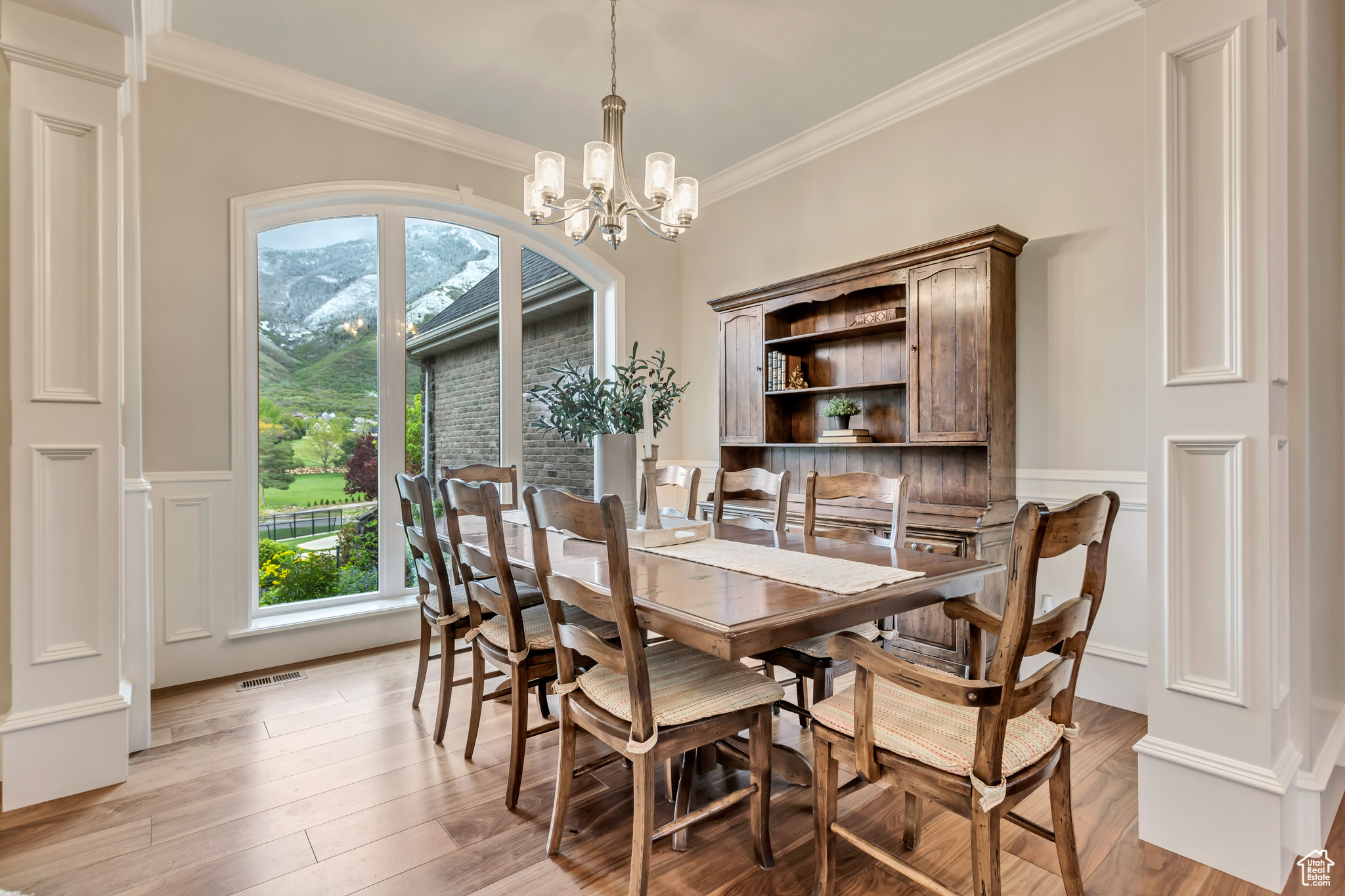 705 HAWKS REST DR