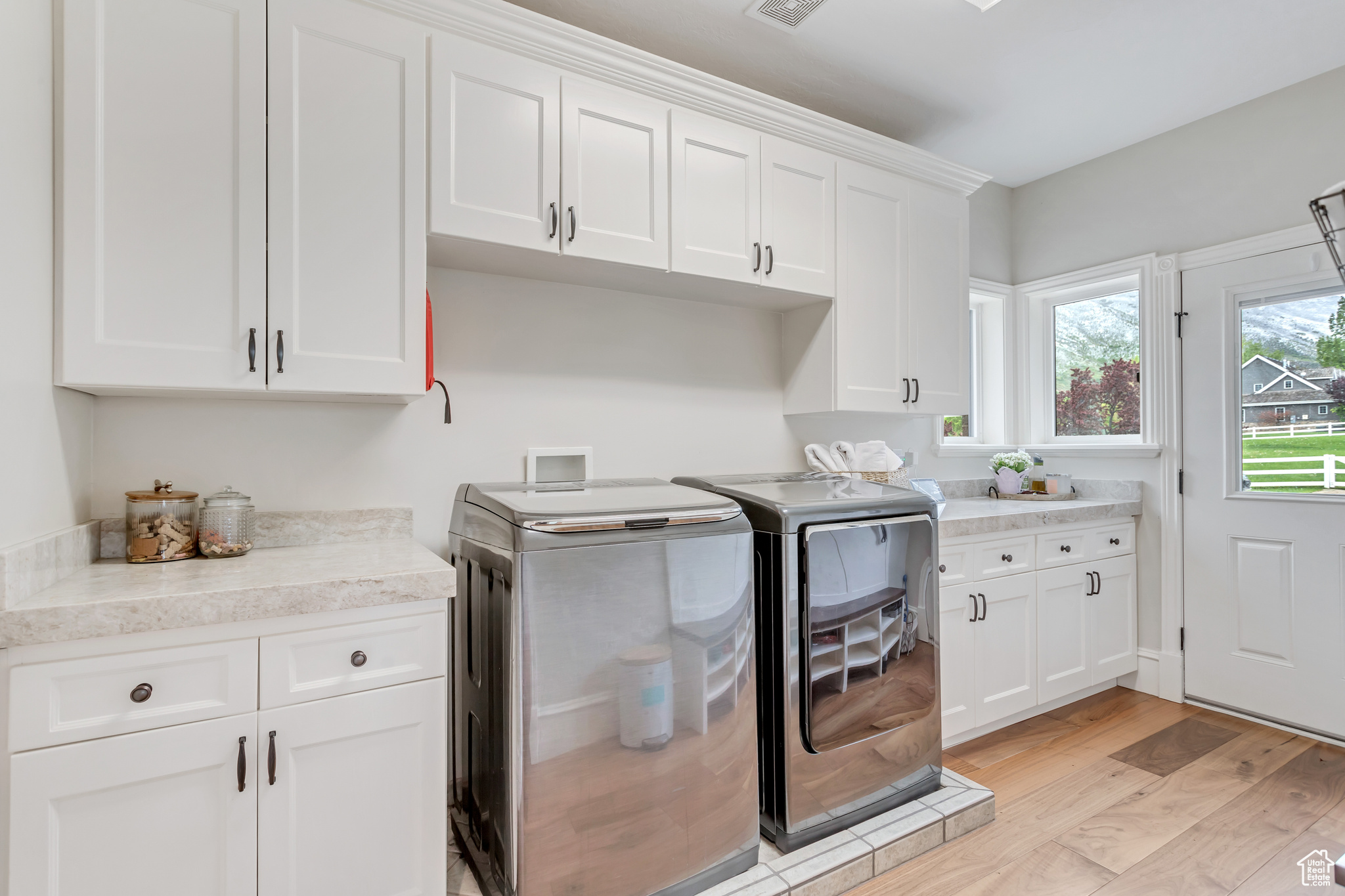 705 HAWKS REST DR