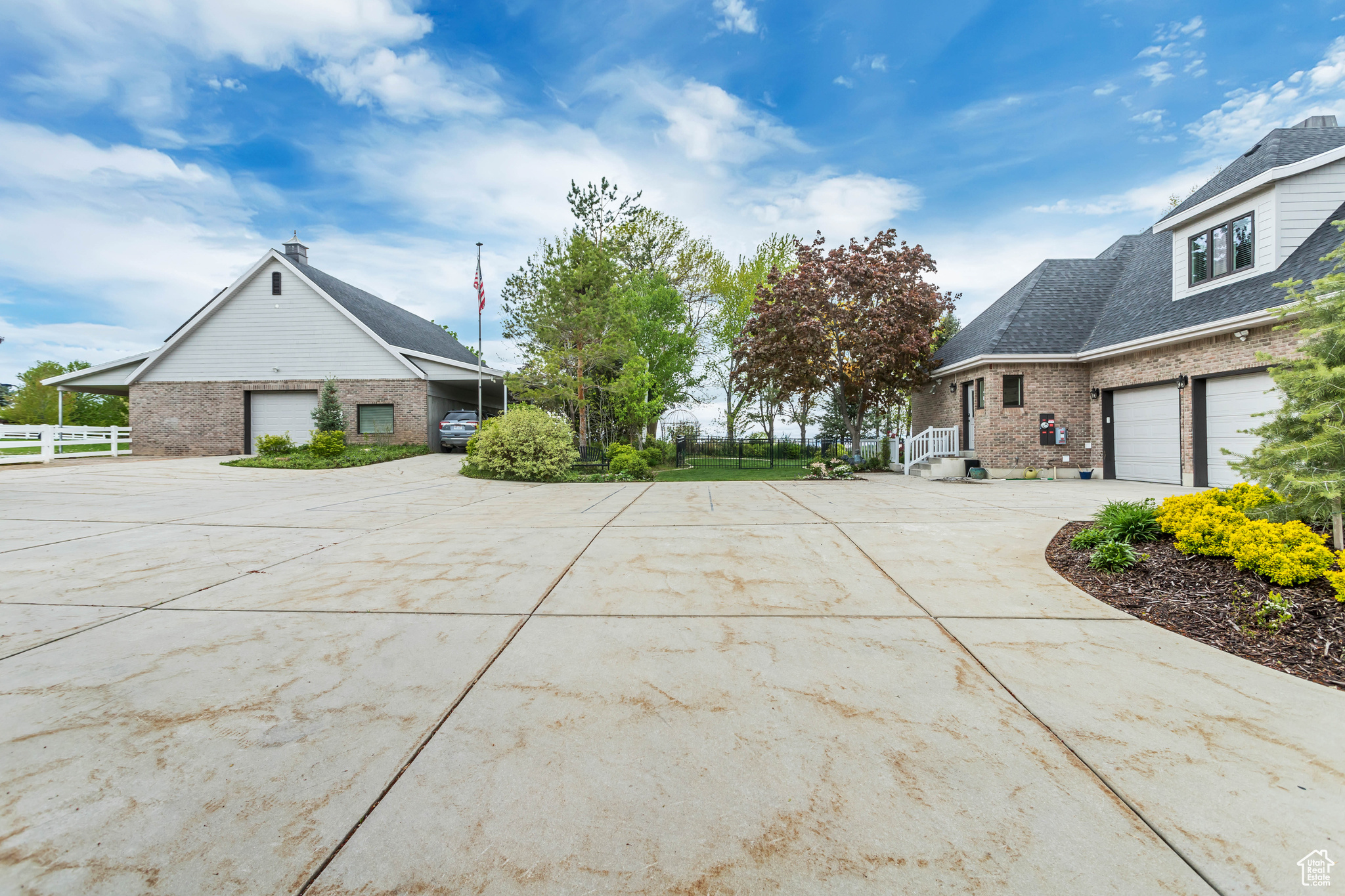 705 HAWKS REST DR