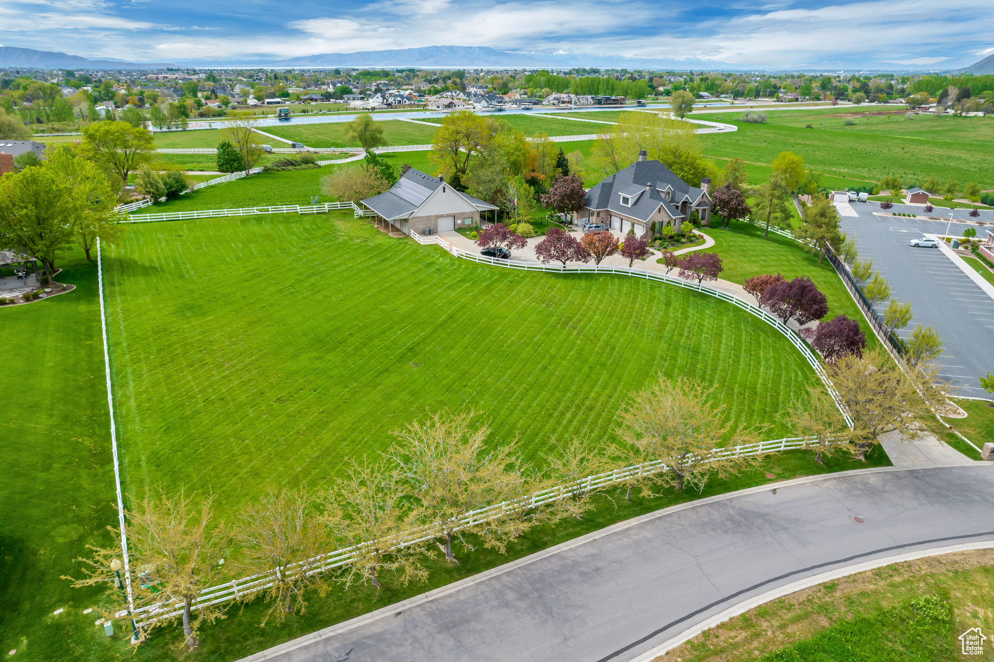 705 HAWKS REST DR
