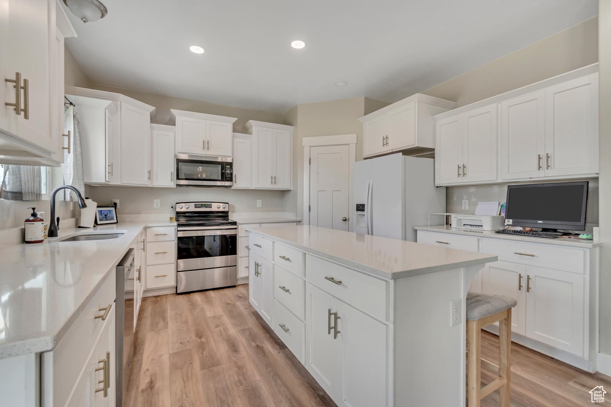 342 W ROYAL LAND DR