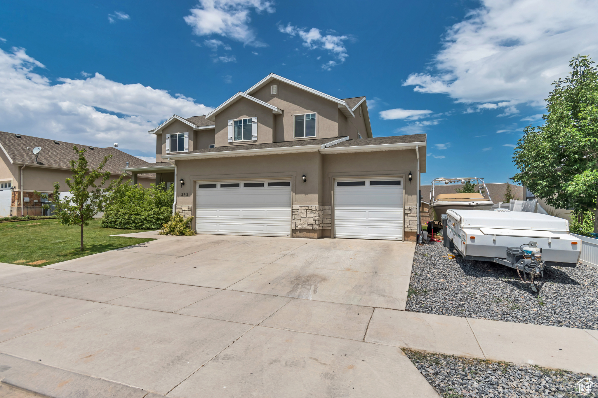 342 W ROYAL LAND DR