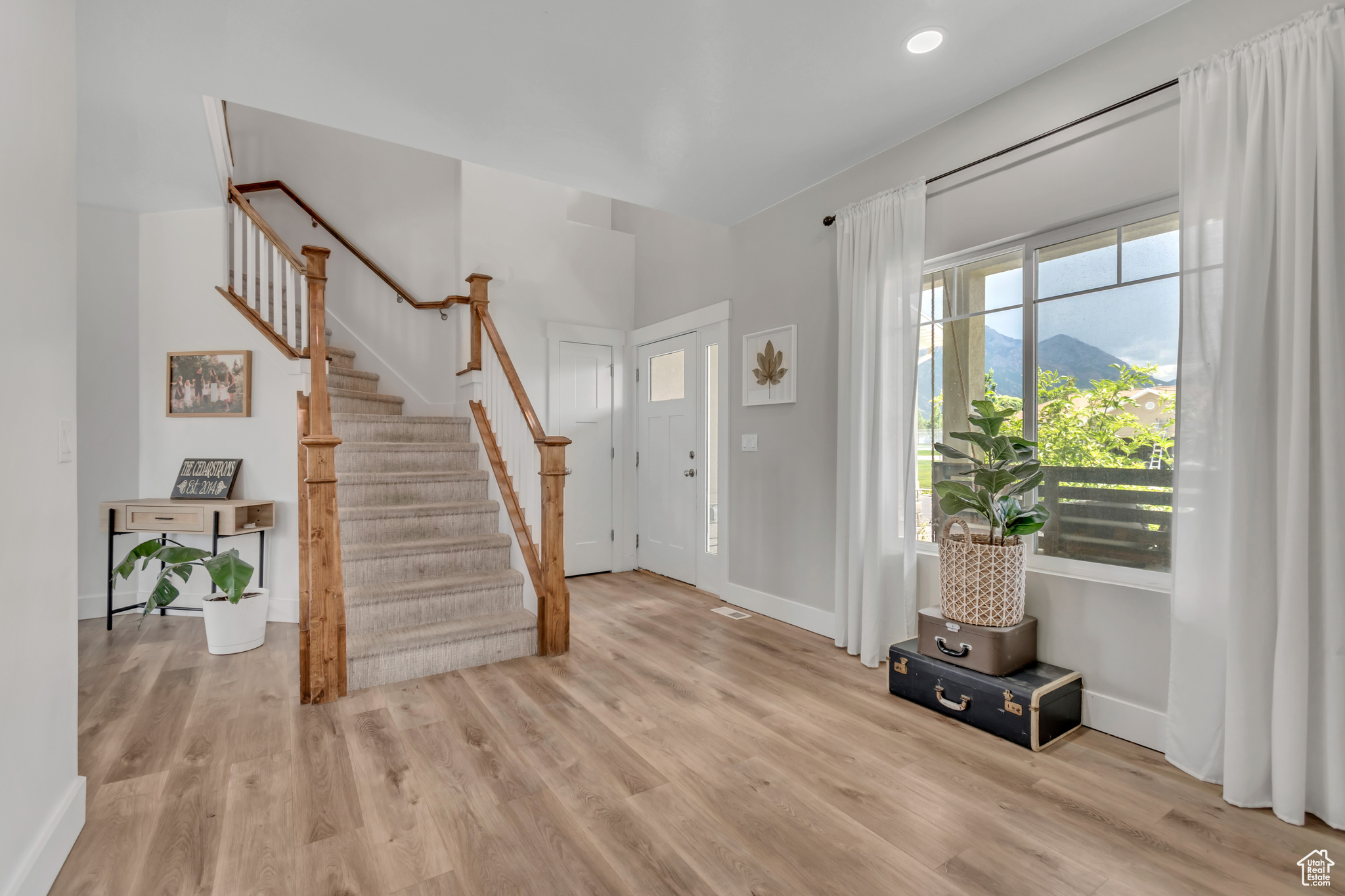 342 W ROYAL LAND DR