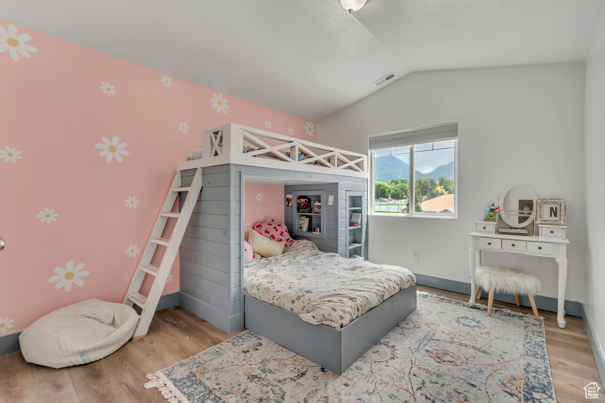 342 W ROYAL LAND DR