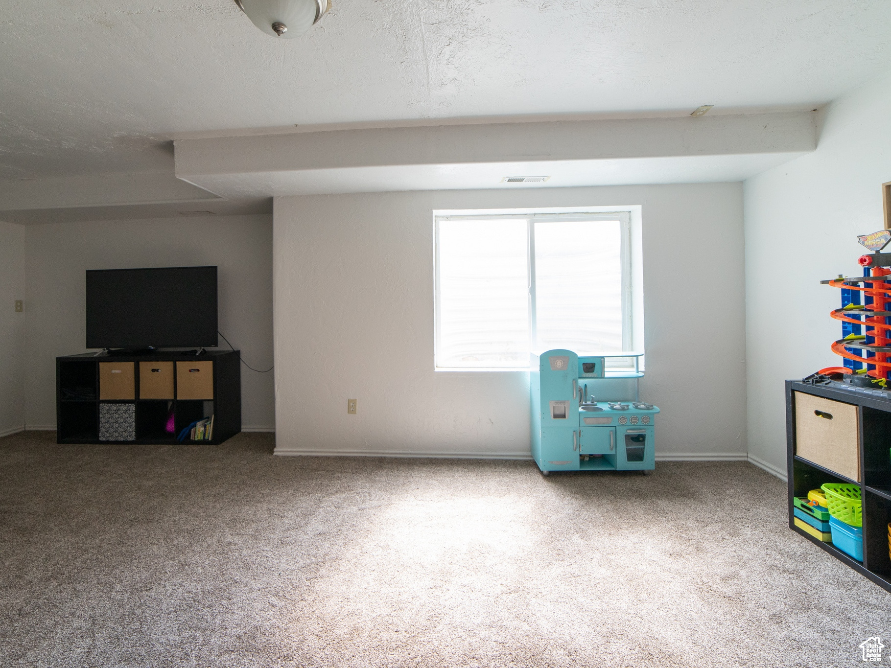 1305 S 1410 E