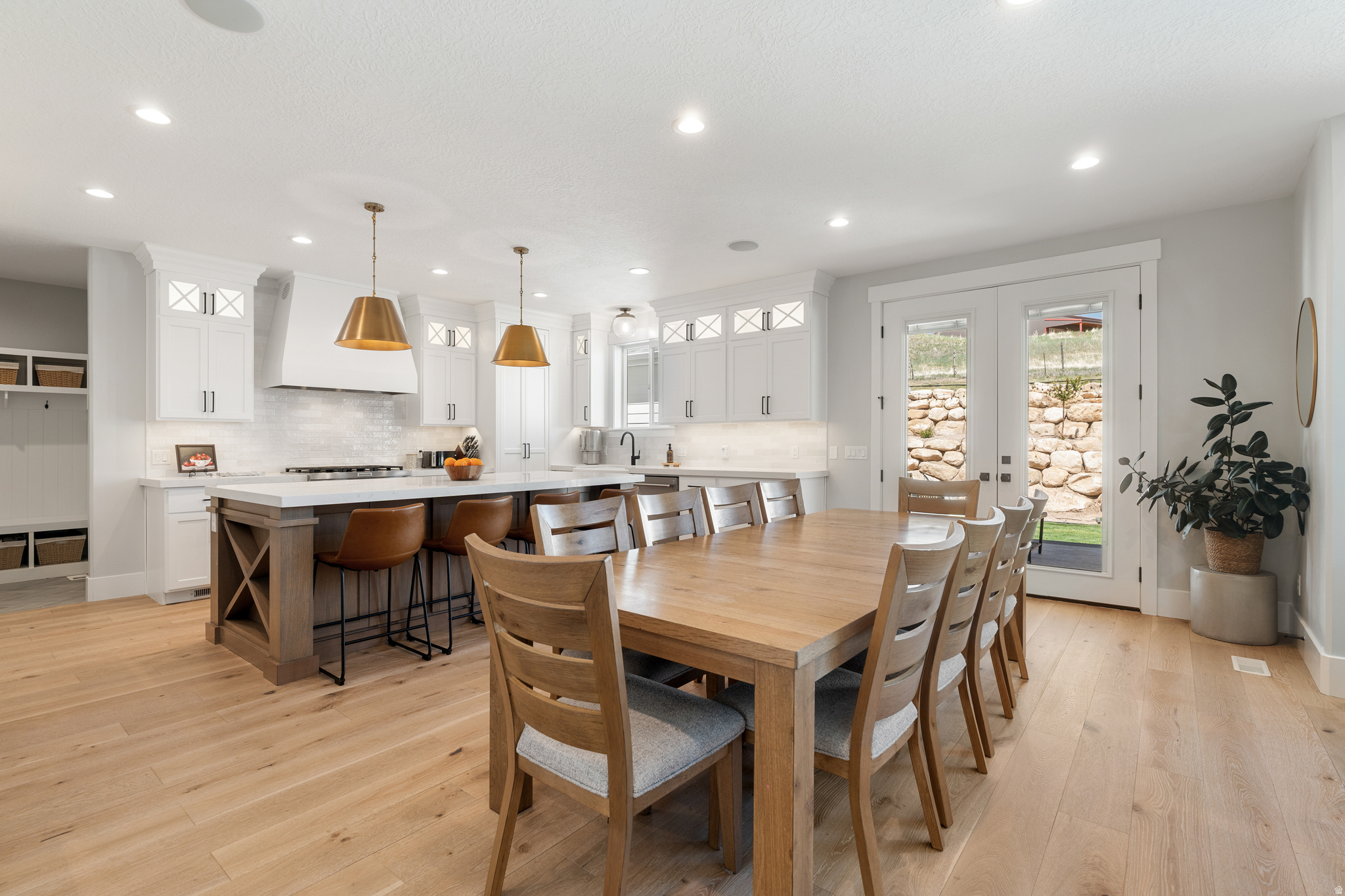 179 E TWIN HOLLOW DR #19