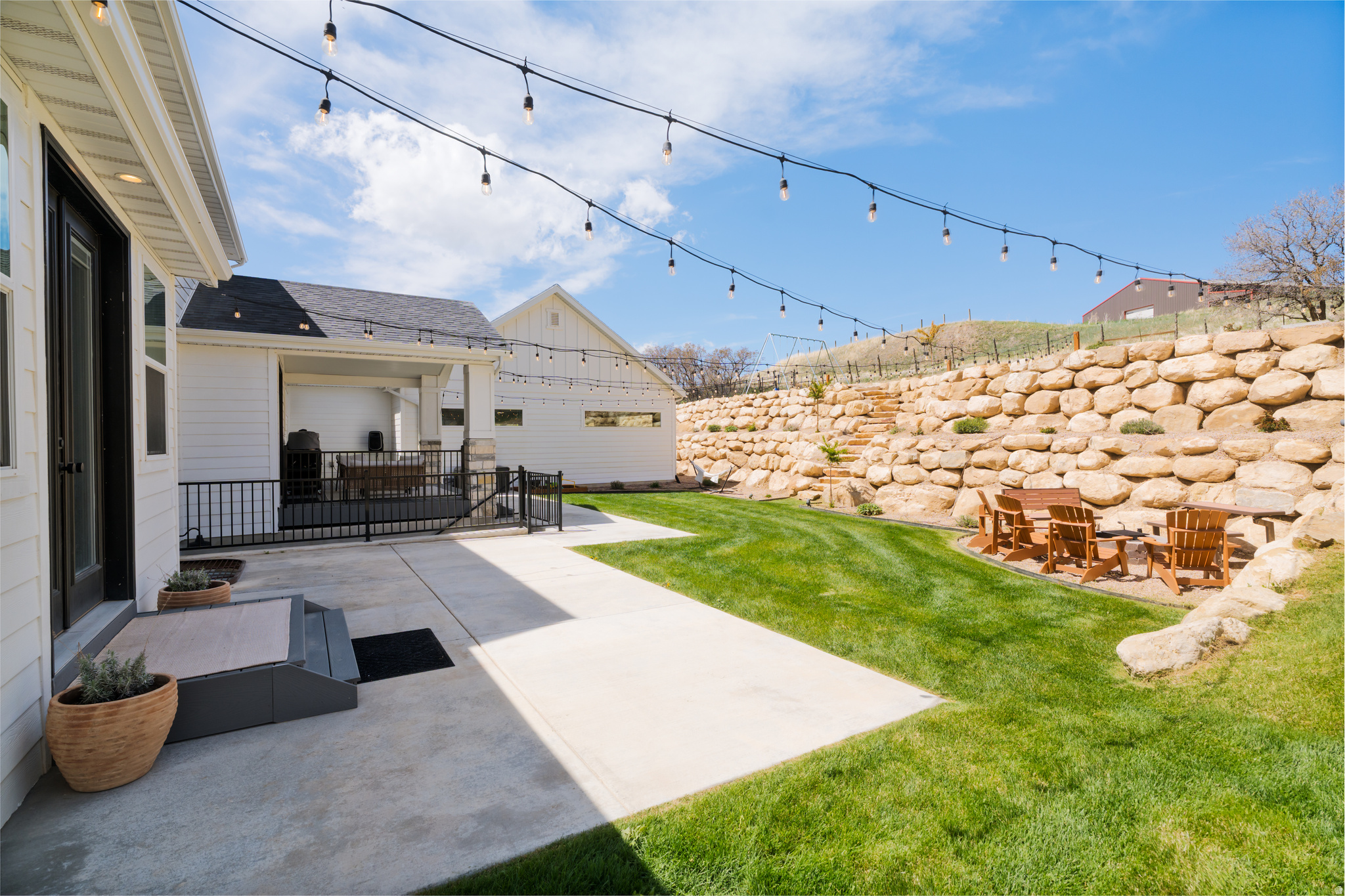 179 E TWIN HOLLOW DR #19