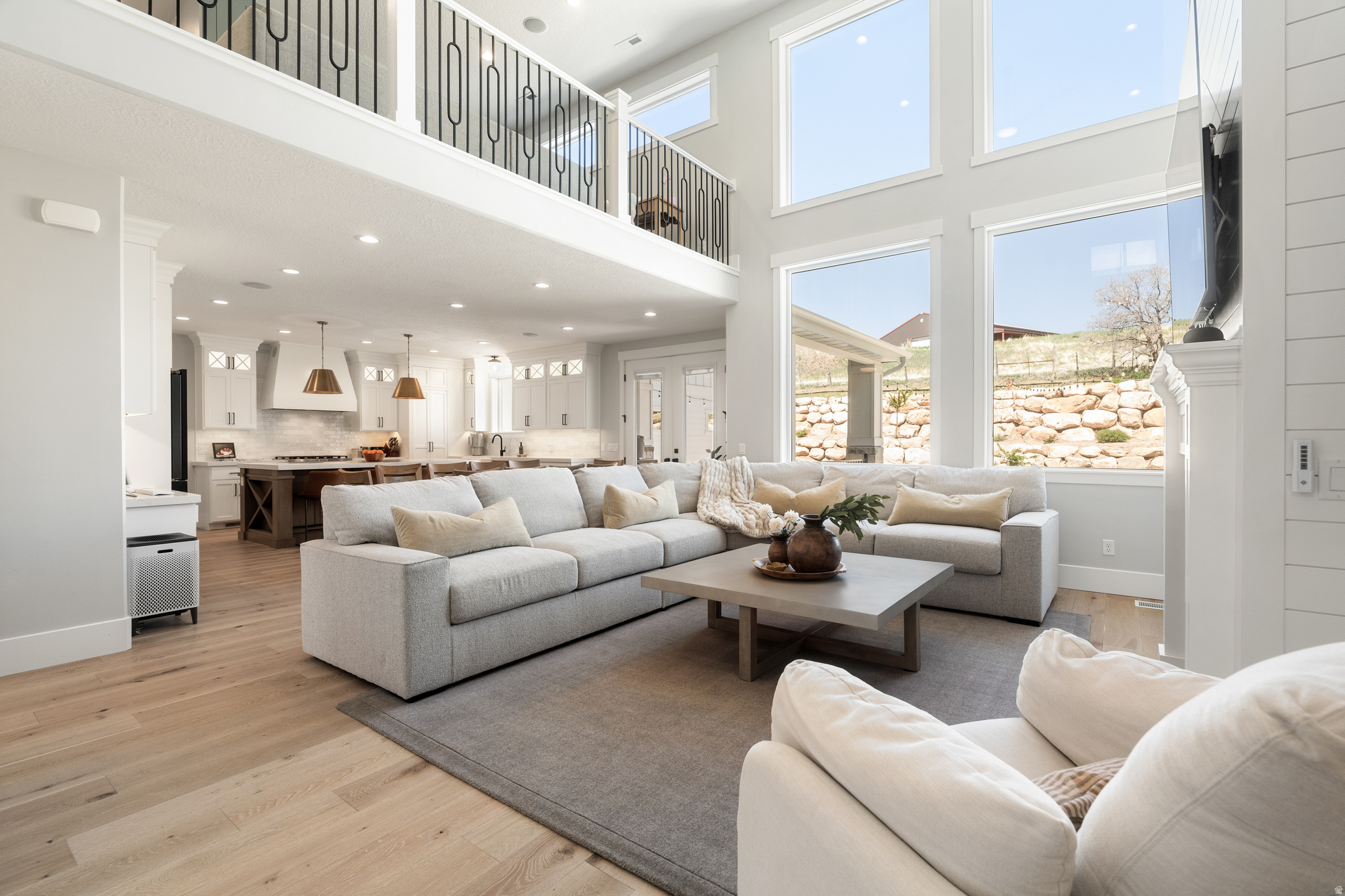 179 E TWIN HOLLOW DR #19