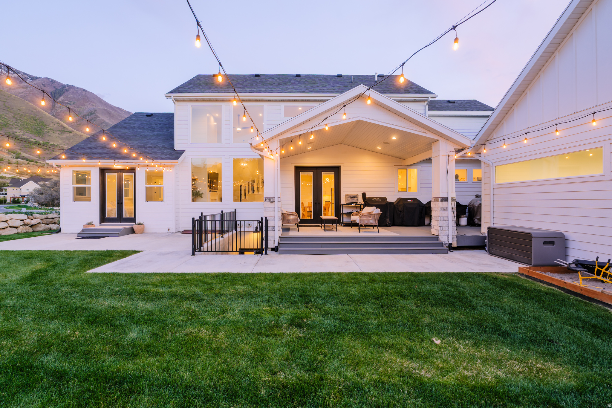 179 E TWIN HOLLOW DR #19