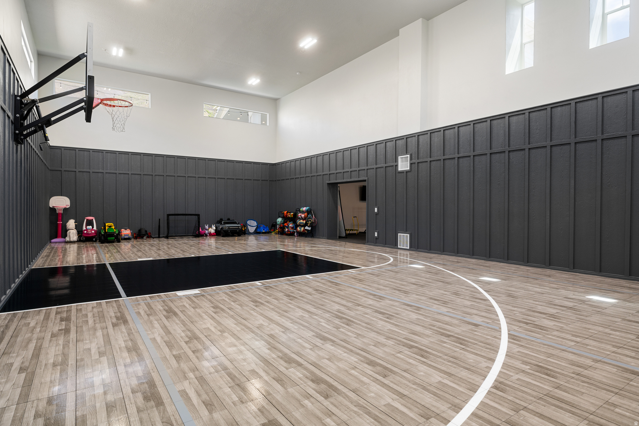 179 E TWIN HOLLOW DR #19