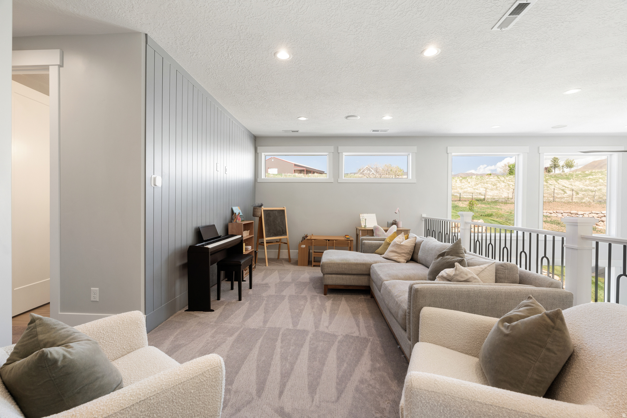 179 E TWIN HOLLOW DR #19