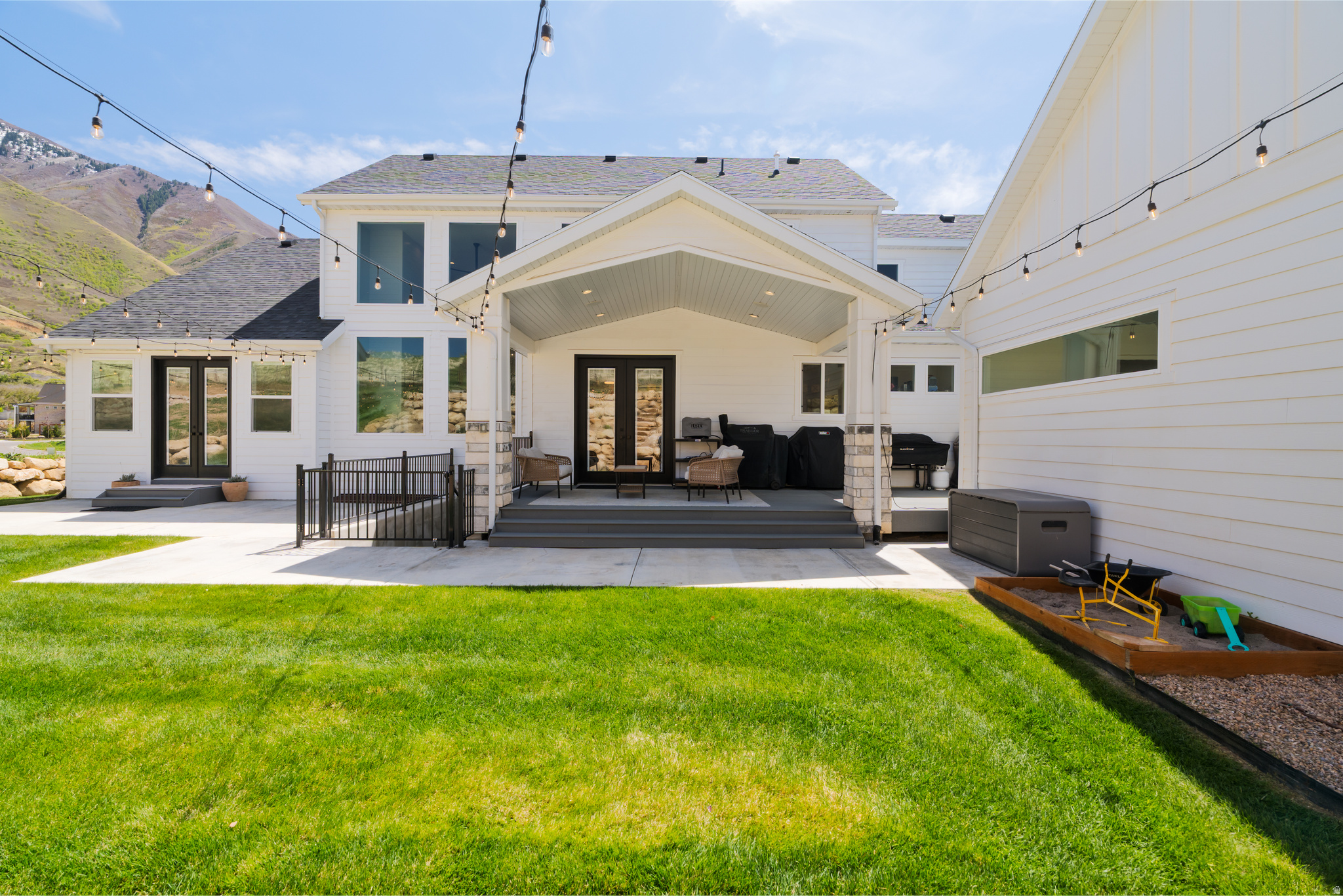 179 E TWIN HOLLOW DR #19