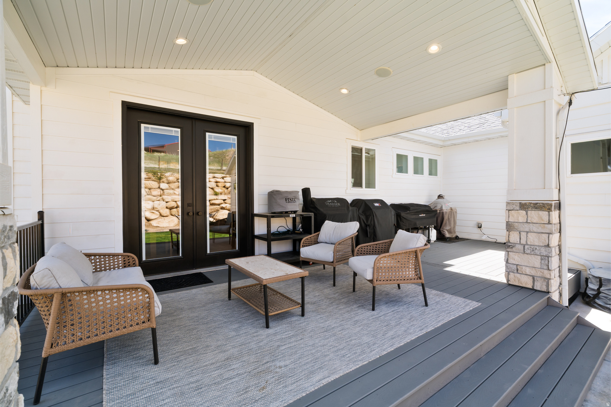 179 E TWIN HOLLOW DR #19