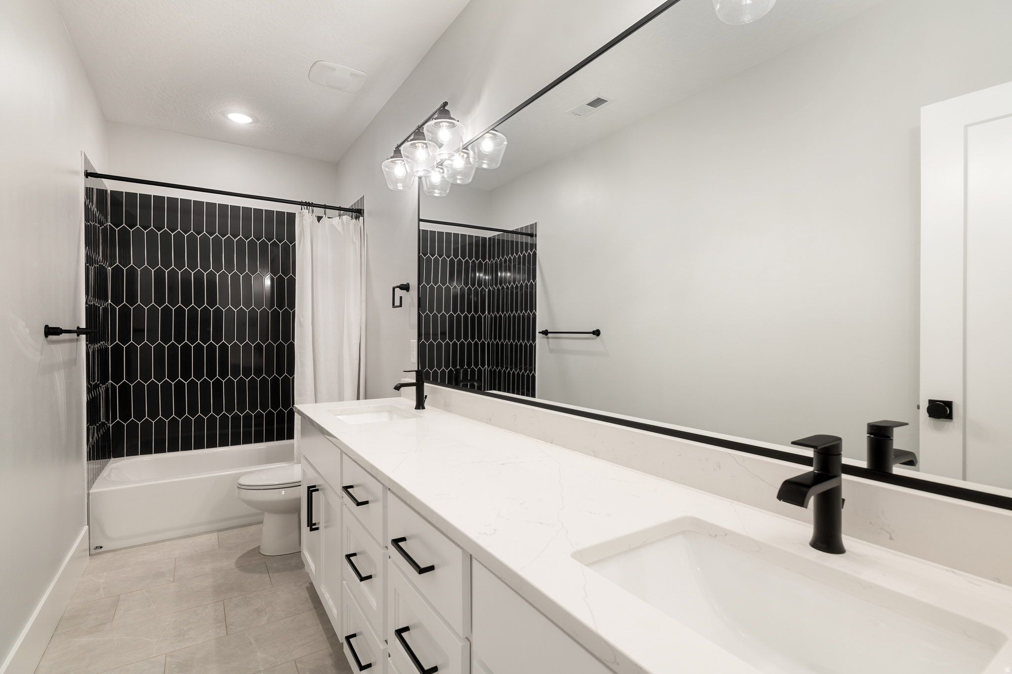 179 E TWIN HOLLOW DR #19