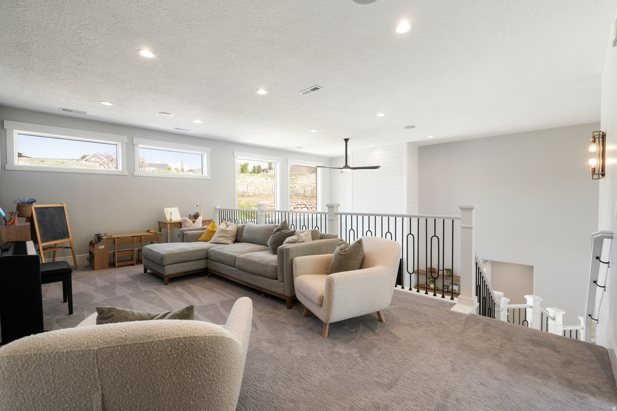 179 E TWIN HOLLOW DR #19