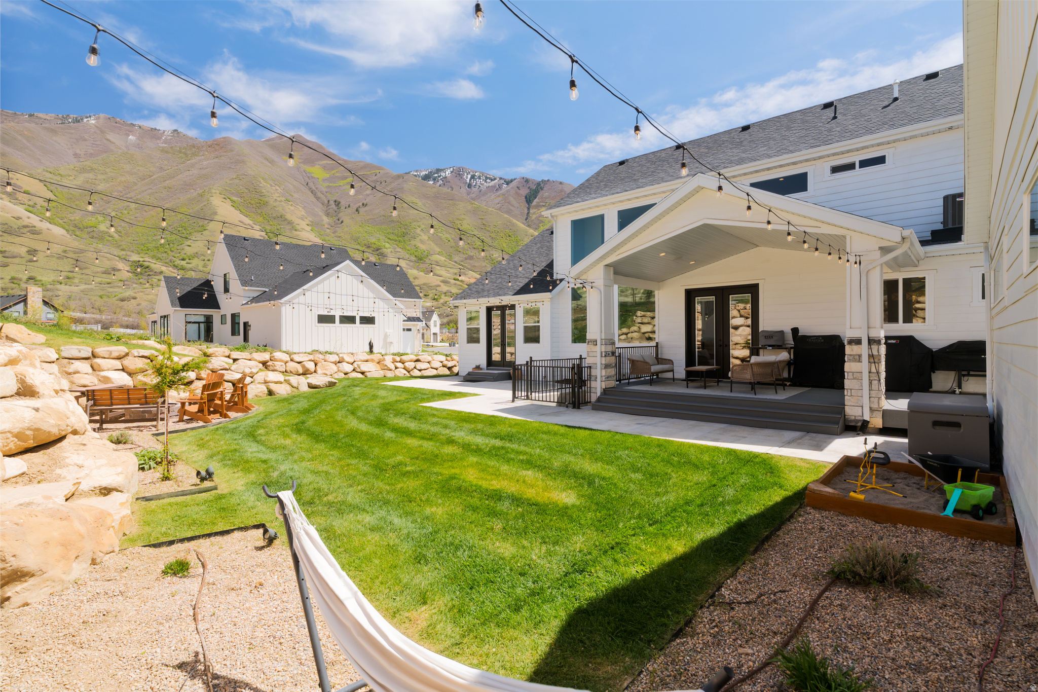 179 E TWIN HOLLOW DR #19