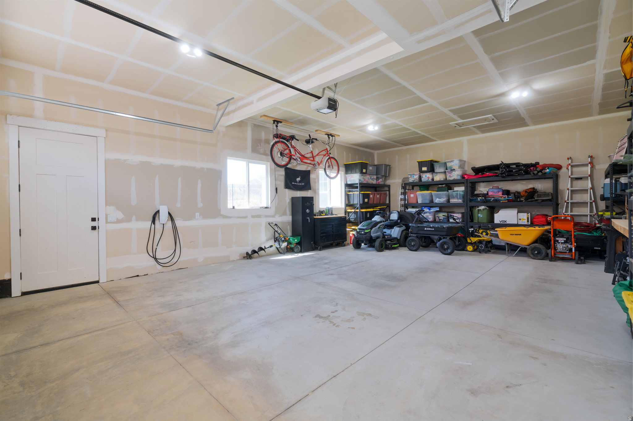 179 E TWIN HOLLOW DR #19